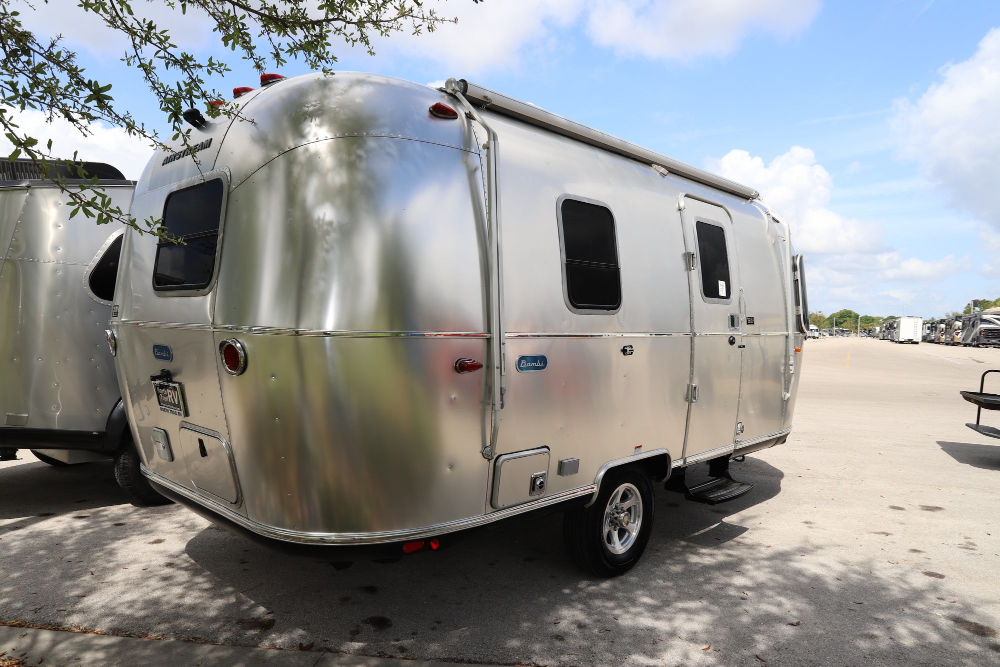 2021 Airstream Bambi 20FB 13713-1