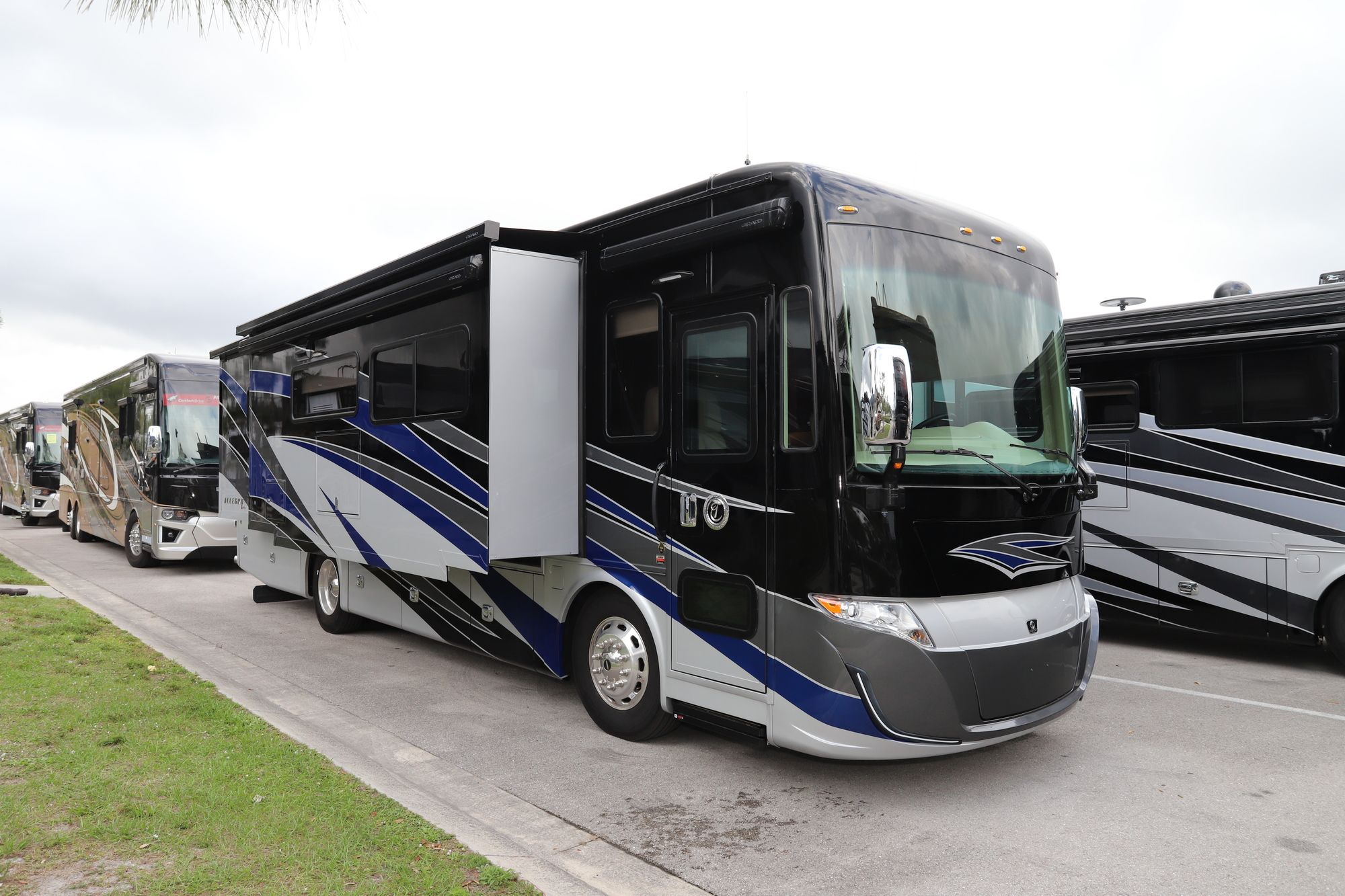 Used 2021 Tiffin Motor Homes Allegro Red 33AA Class A  For Sale