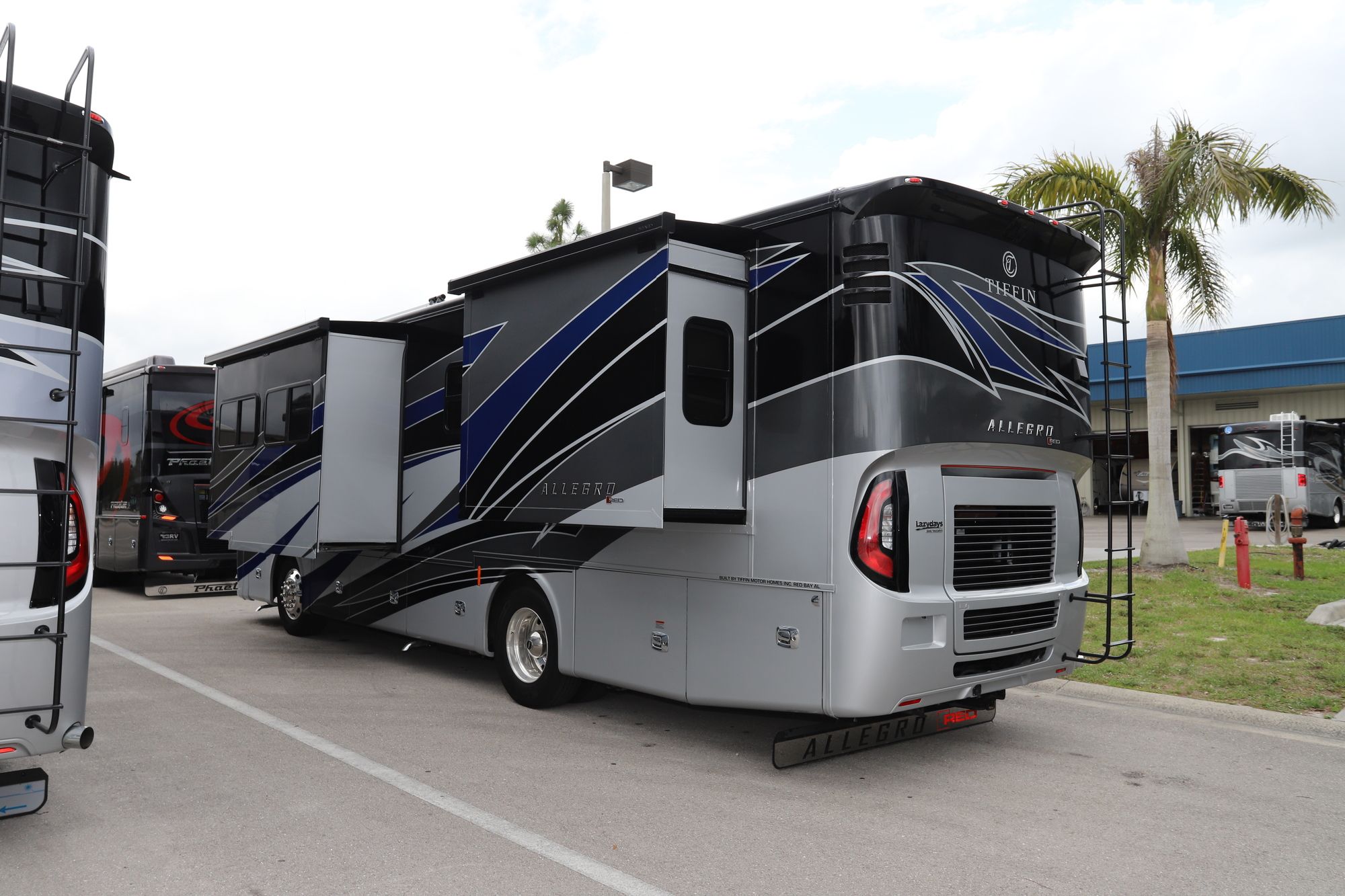 Used 2021 Tiffin Motor Homes Allegro Red 33AA Class A  For Sale