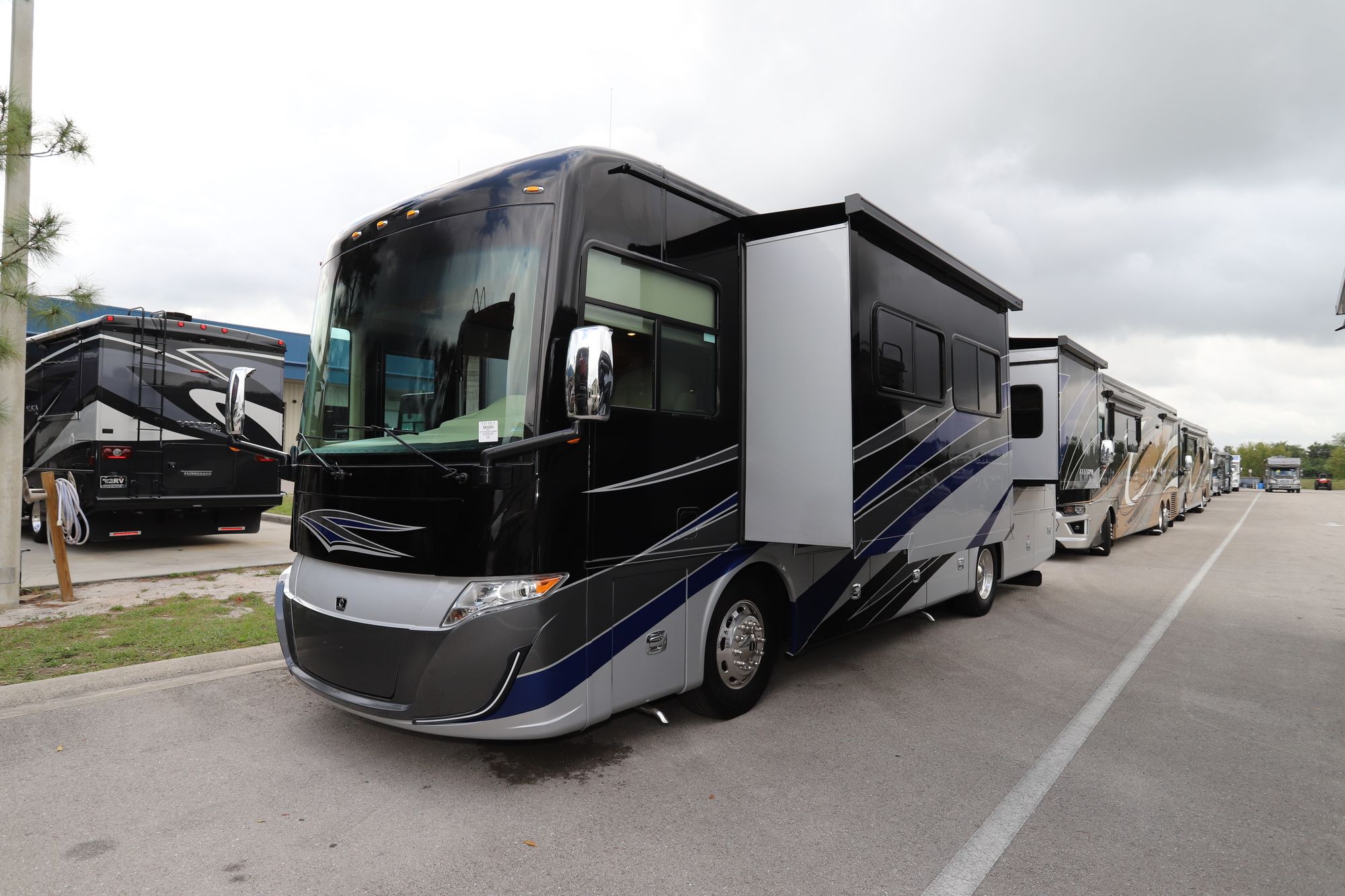 Used 2021 Tiffin Motor Homes Allegro Red 33AA Class A  For Sale