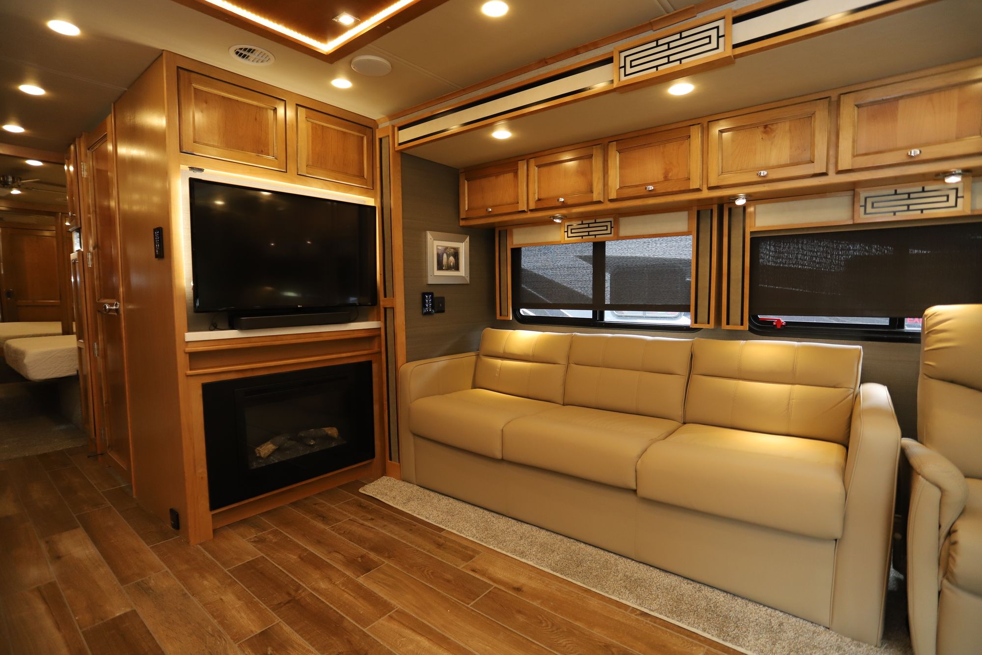 Used 2021 Tiffin Motor Homes Allegro Red 33AA Class A  For Sale