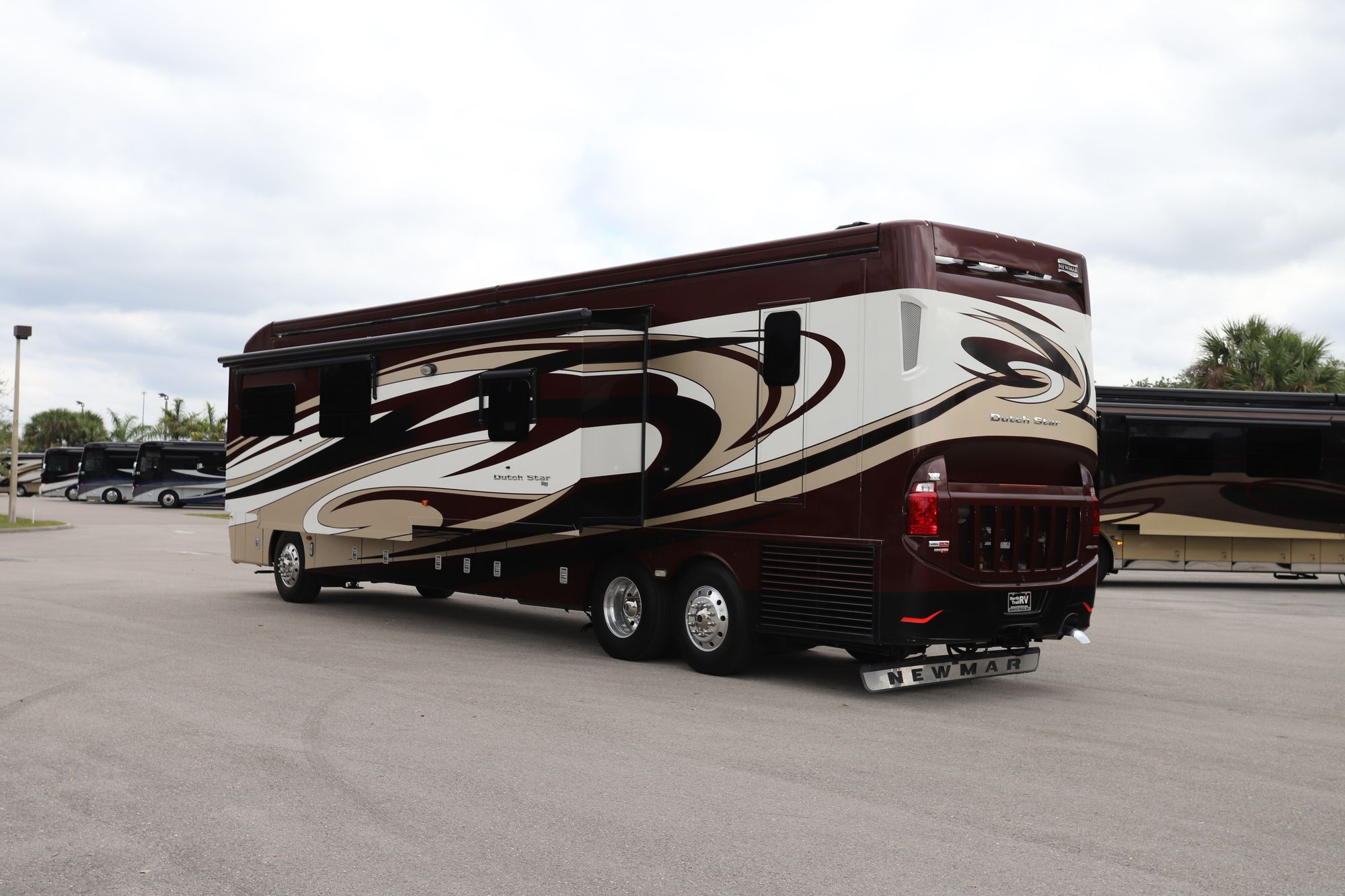 Used 2016 Newmar Dutch Star 4369 Class A  For Sale