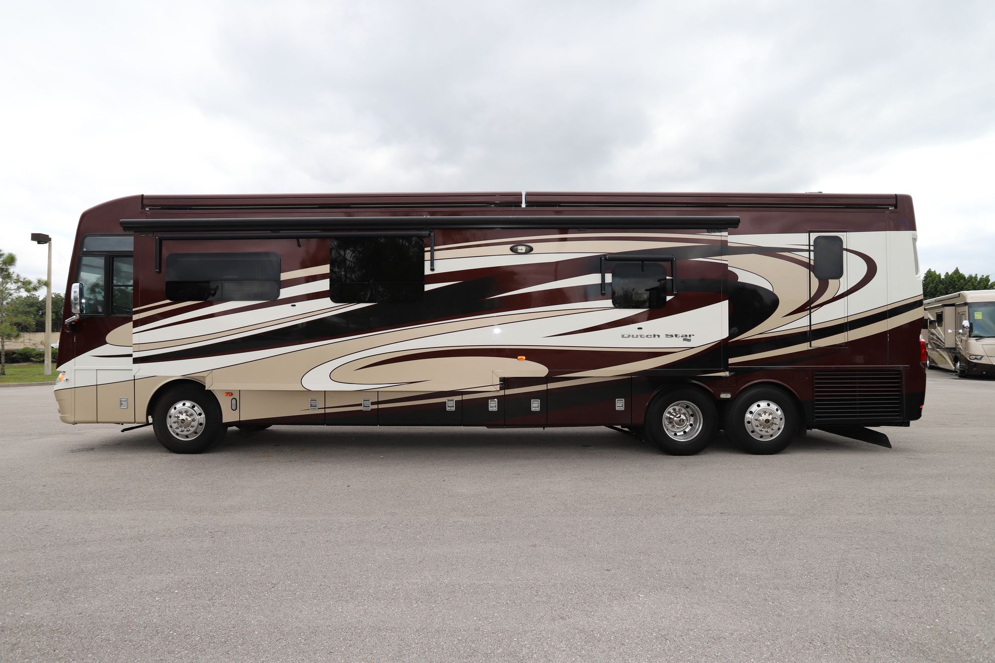 Used 2016 Newmar Dutch Star 4369 Class A  For Sale