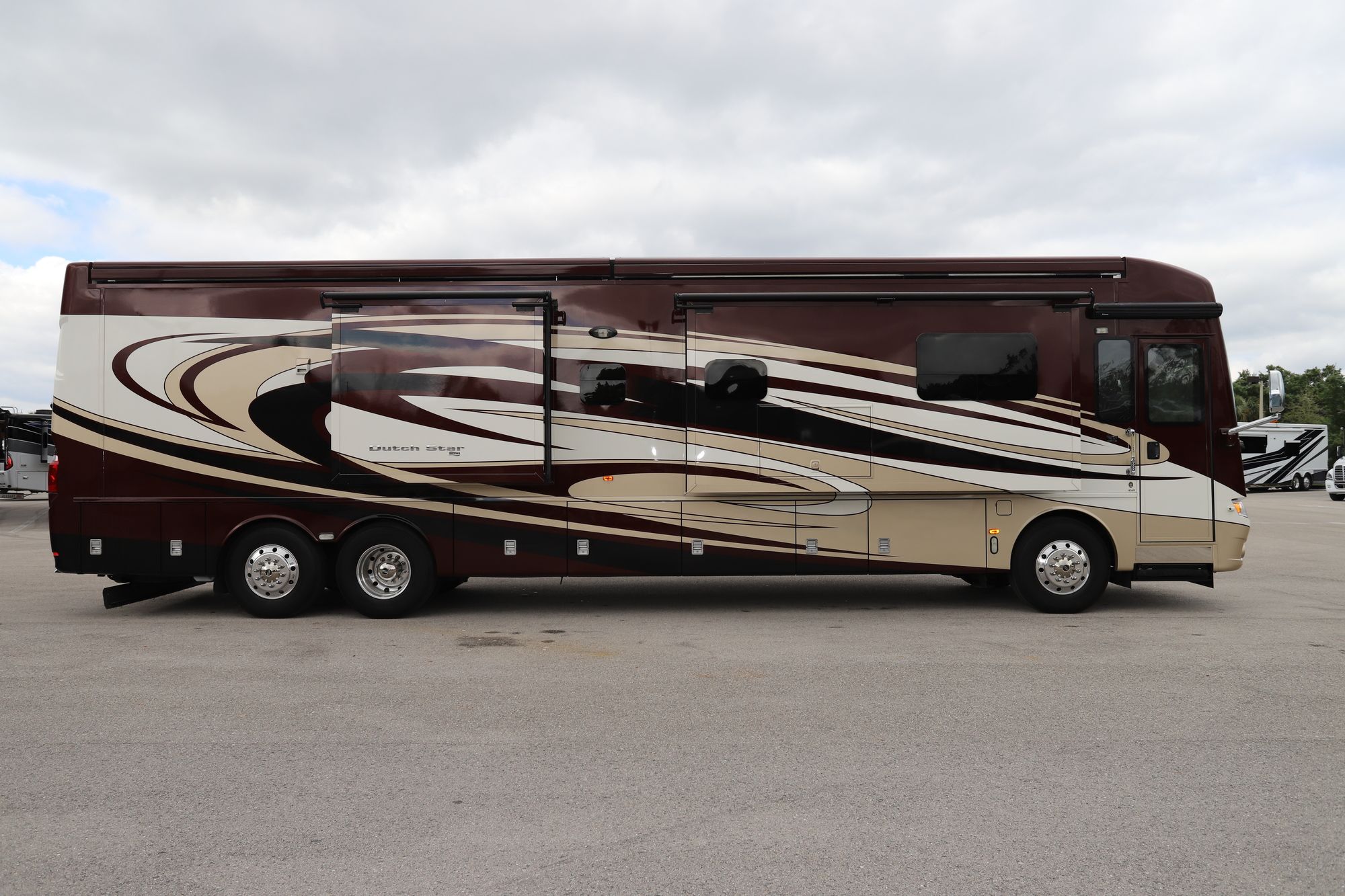 Used 2016 Newmar Dutch Star 4369 Class A  For Sale