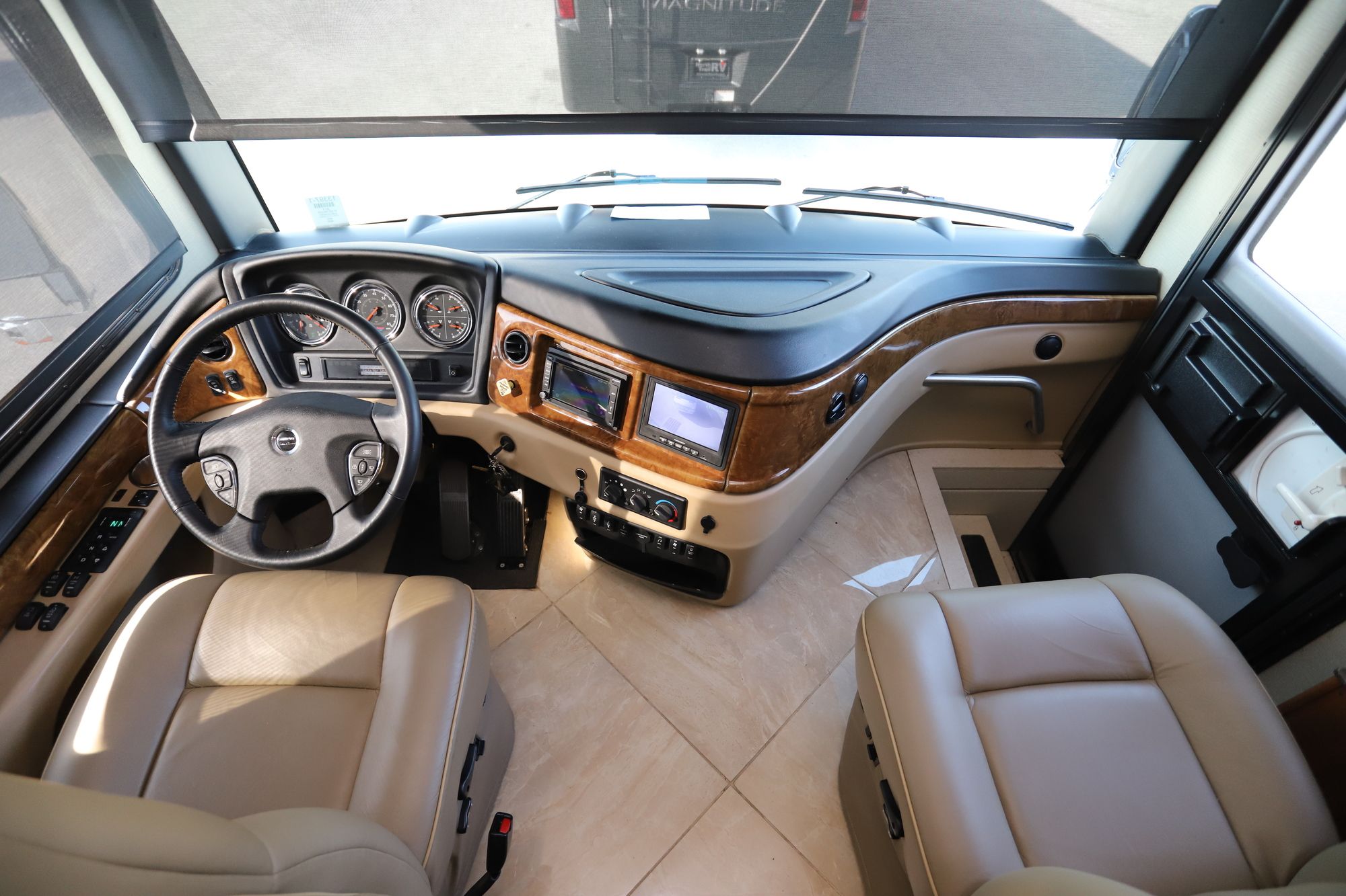 Used 2015 Fleetwood Discovery 40G Class A  For Sale