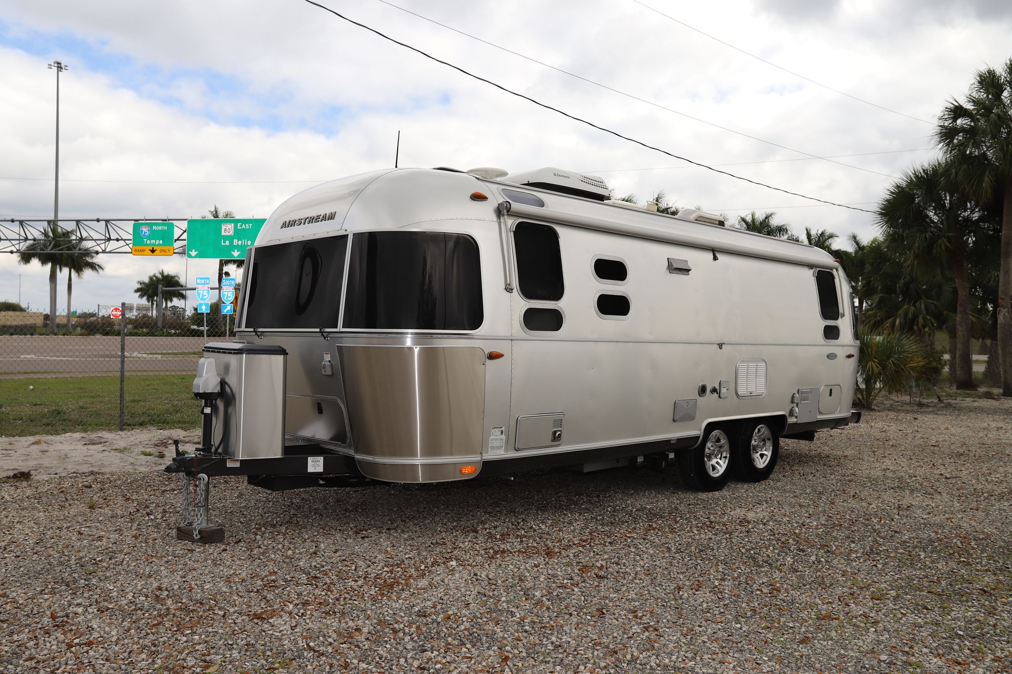 Used 2016 Airstream Flying Cloud 26U Travel Trailer  For Sale