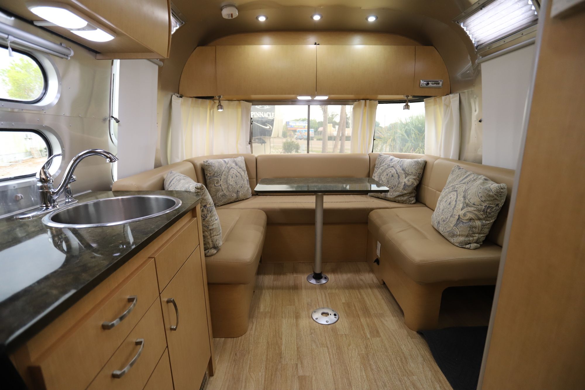 Used 2016 Airstream Flying Cloud 26U Travel Trailer  For Sale