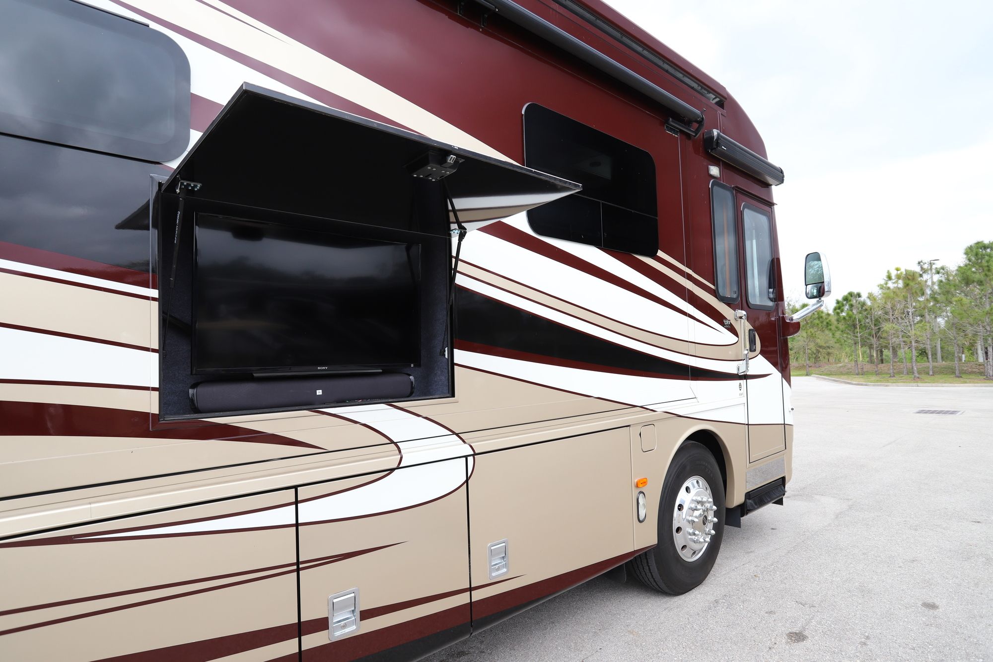 Used 2016 Newmar Dutch Star 4369 Class A  For Sale