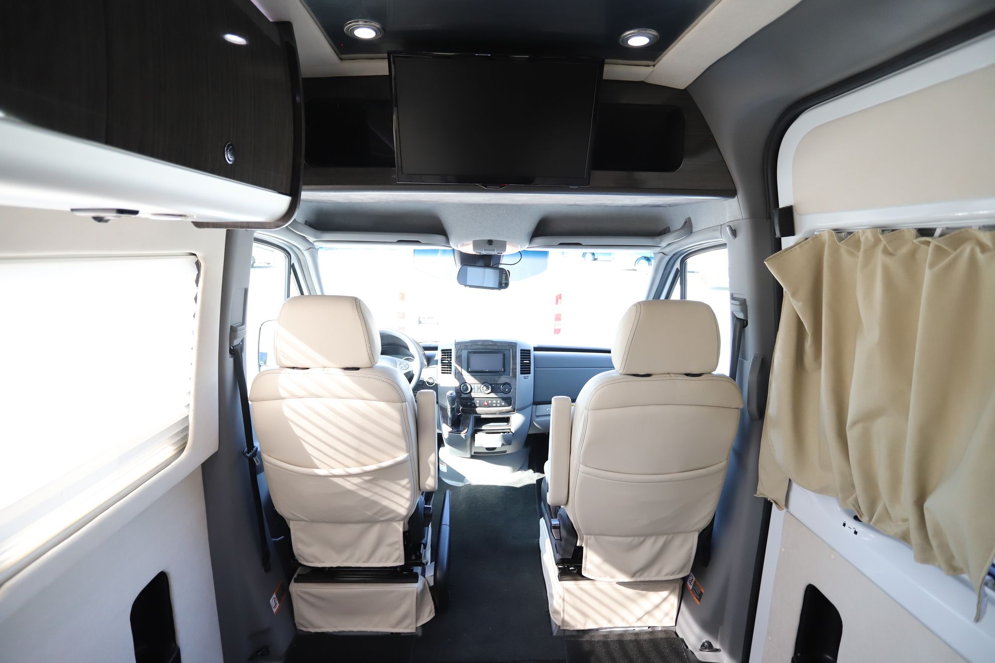 Used 2015 Airstream Interstate LOUNGE Class B  For Sale