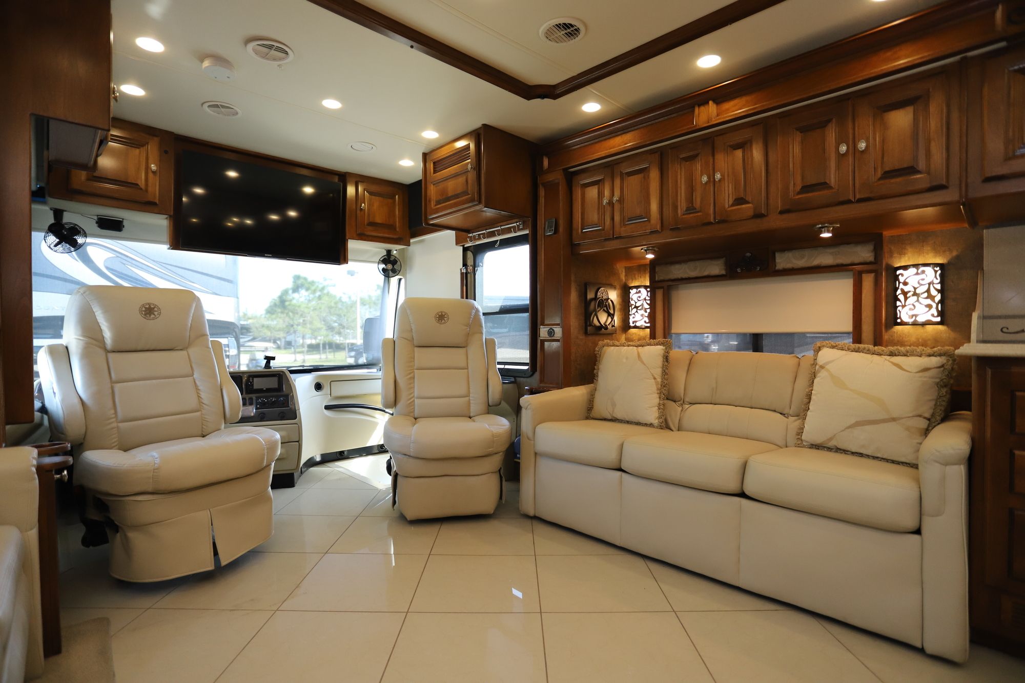 Used 2012 Tiffin Motor Homes Phaeton 40QBH Class A  For Sale