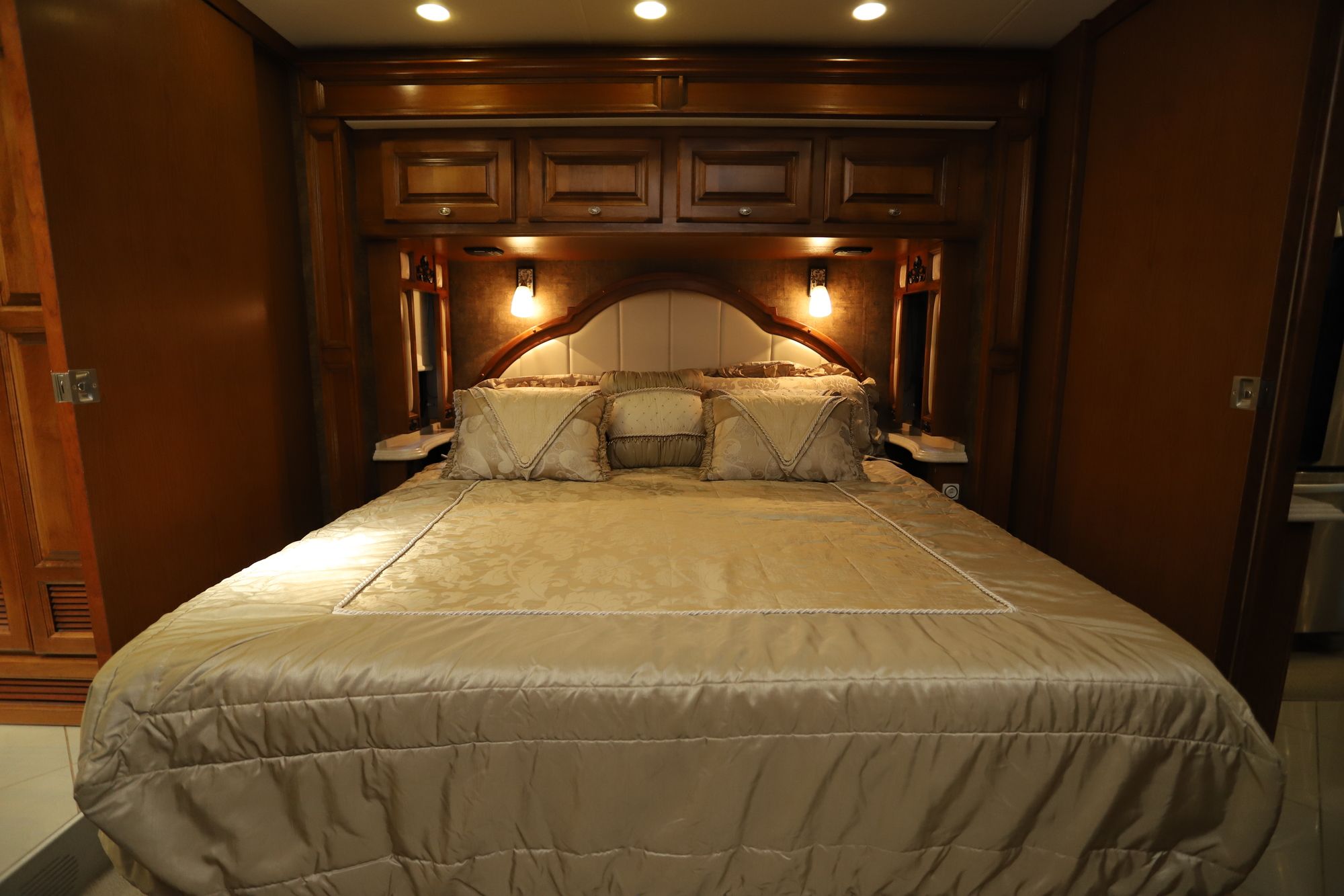 Used 2012 Tiffin Motor Homes Phaeton 40QBH Class A  For Sale