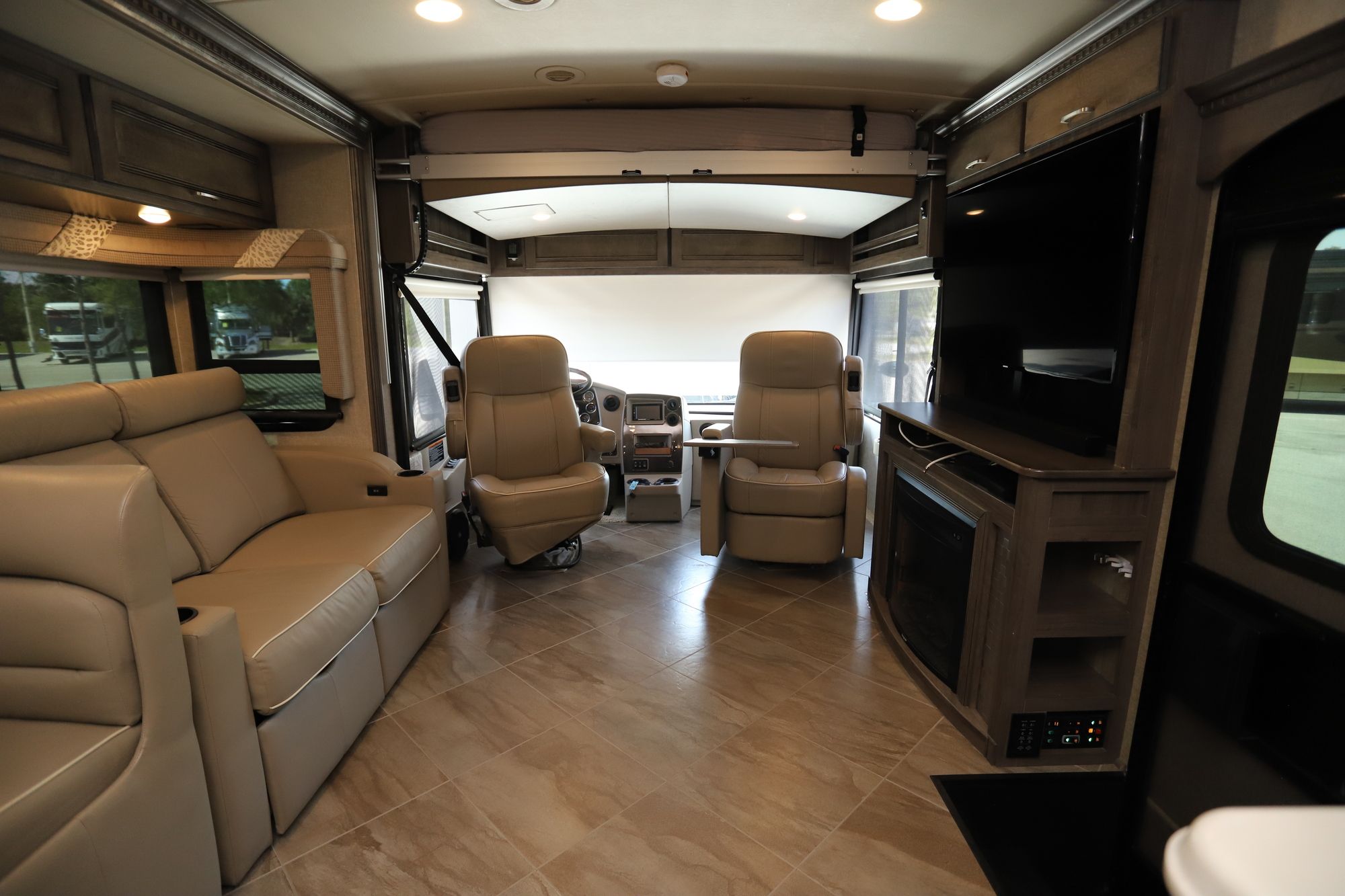 Used 2017 Winnebago Forza 34T Class A  For Sale