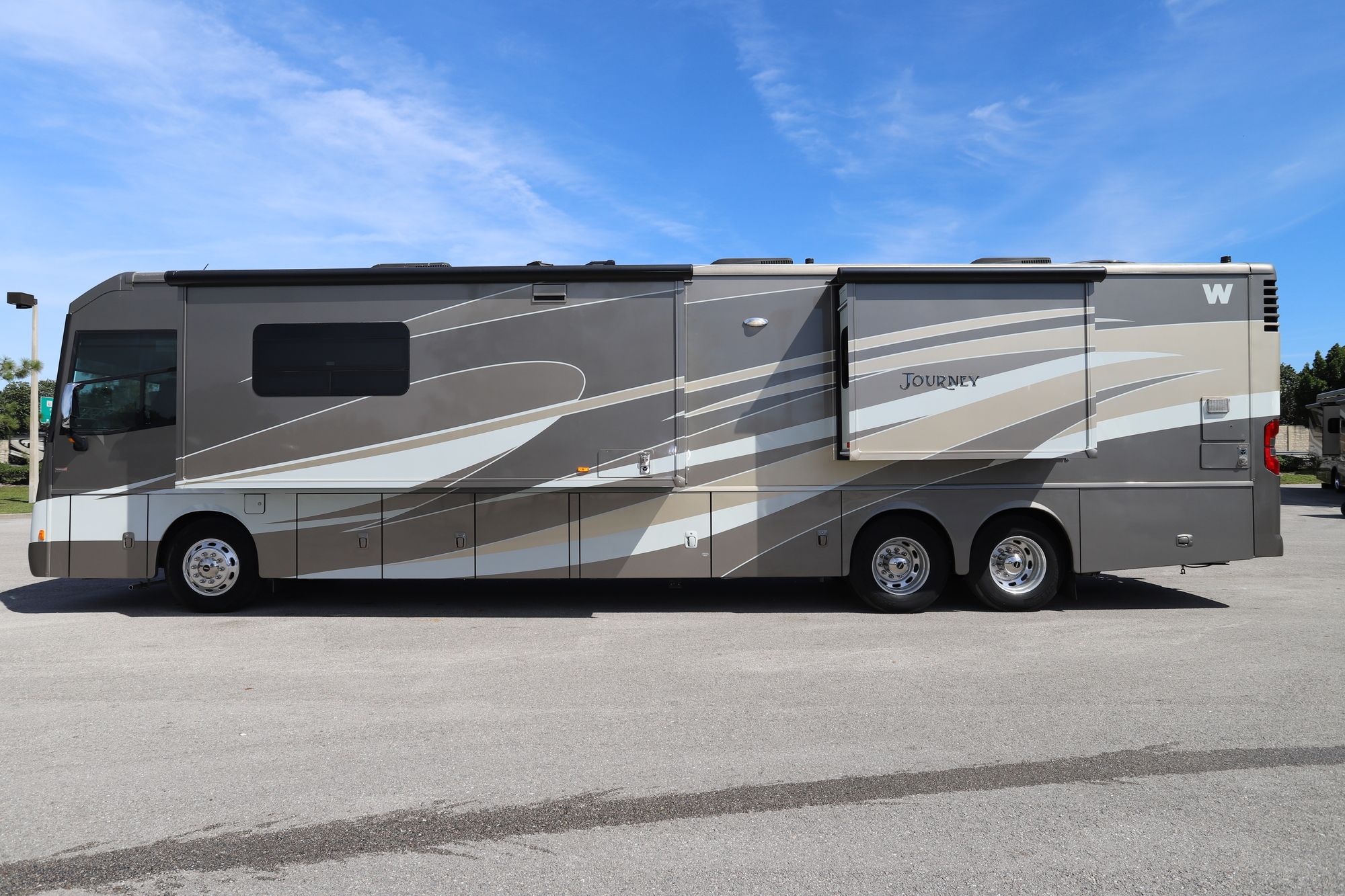 Used 2015 Winnebago Journey 42E Class A  For Sale