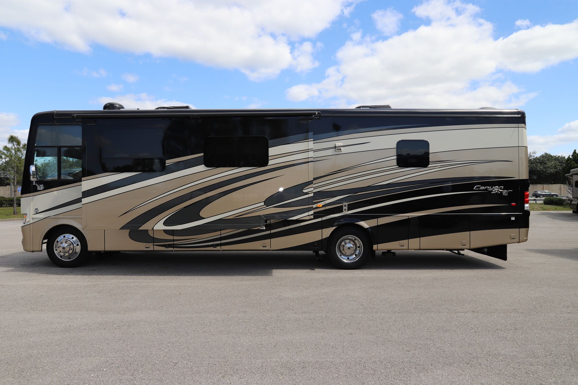 Used 2016 Newmar Canyon Star 3710 Class A  For Sale