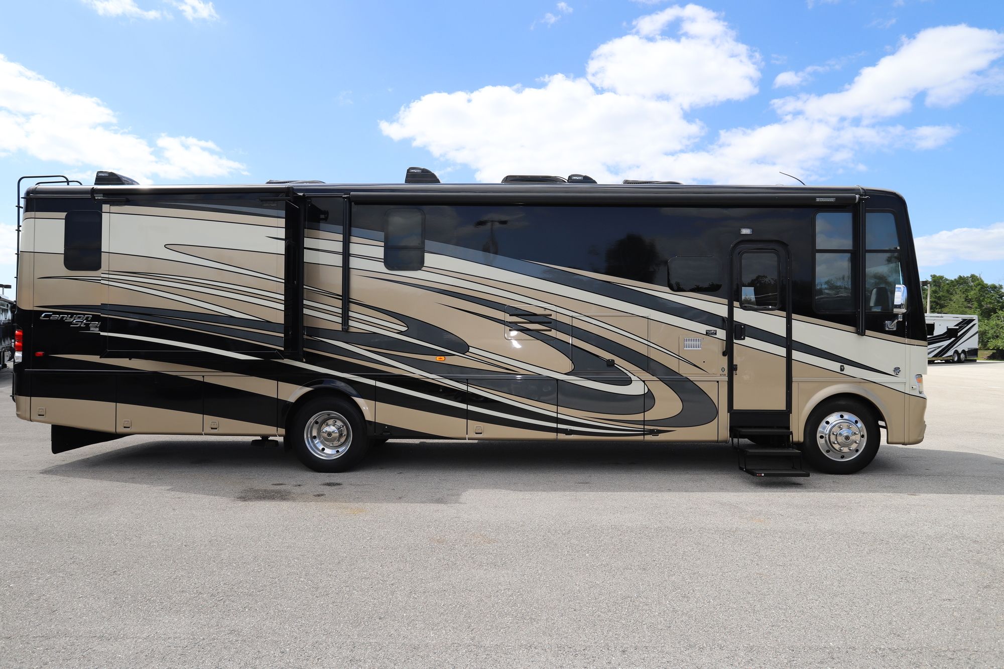 Used 2016 Newmar Canyon Star 3710 Class A  For Sale