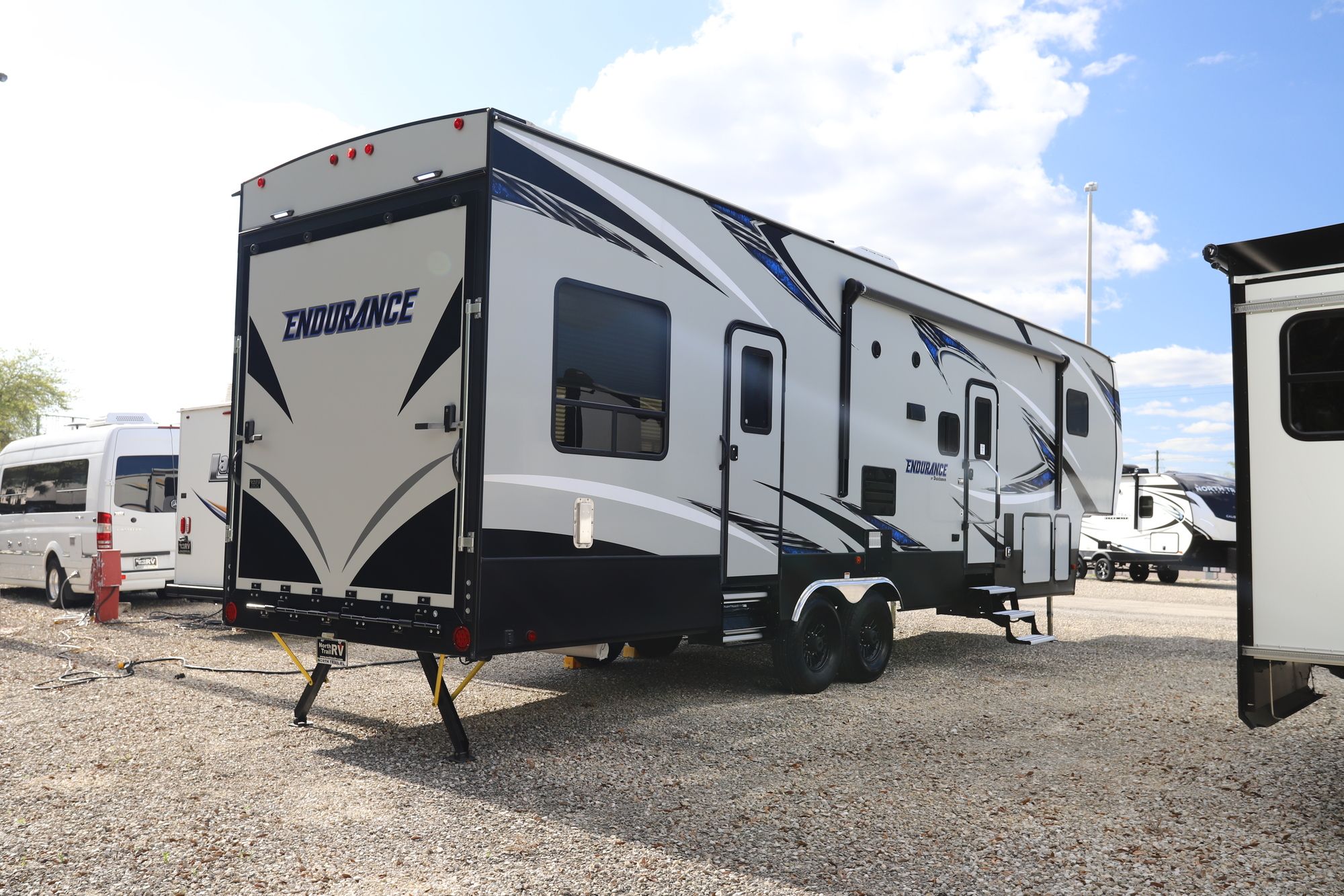 Used 2019 Dutchmen Endurance 3456 Fifth Wheel  For Sale