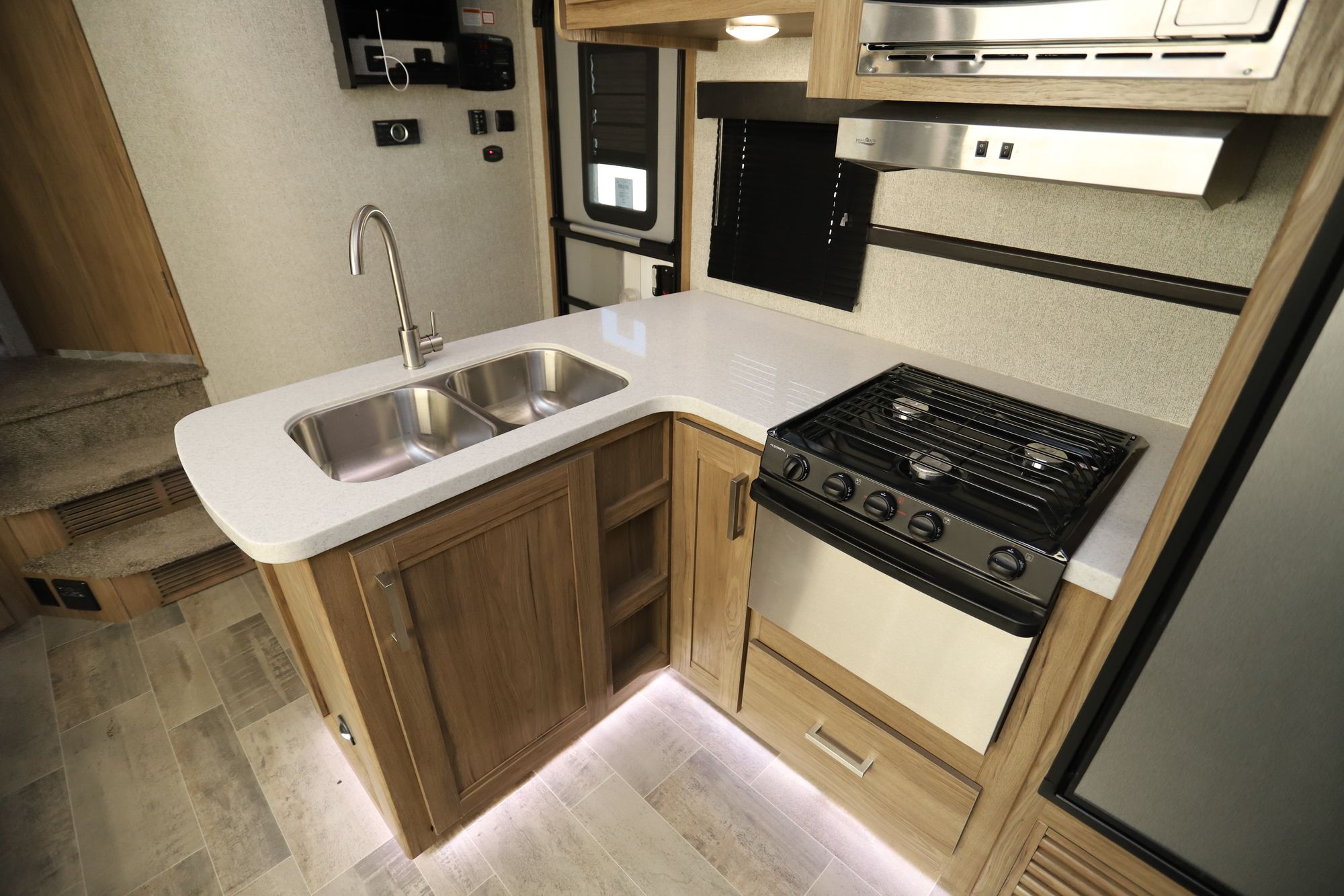 Used 2019 Dutchmen Endurance 3456 Fifth Wheel  For Sale