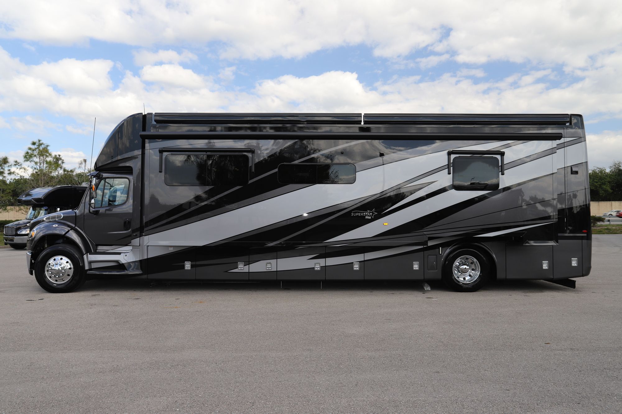 New 2021 Newmar Super Star 4061 Super C  For Sale