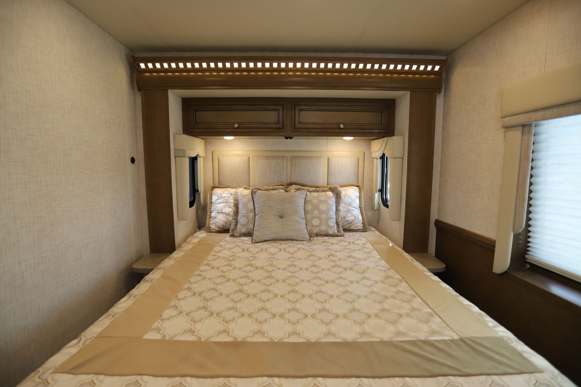 New 2021 Newmar Bay Star Sport 3315 Class A  For Sale