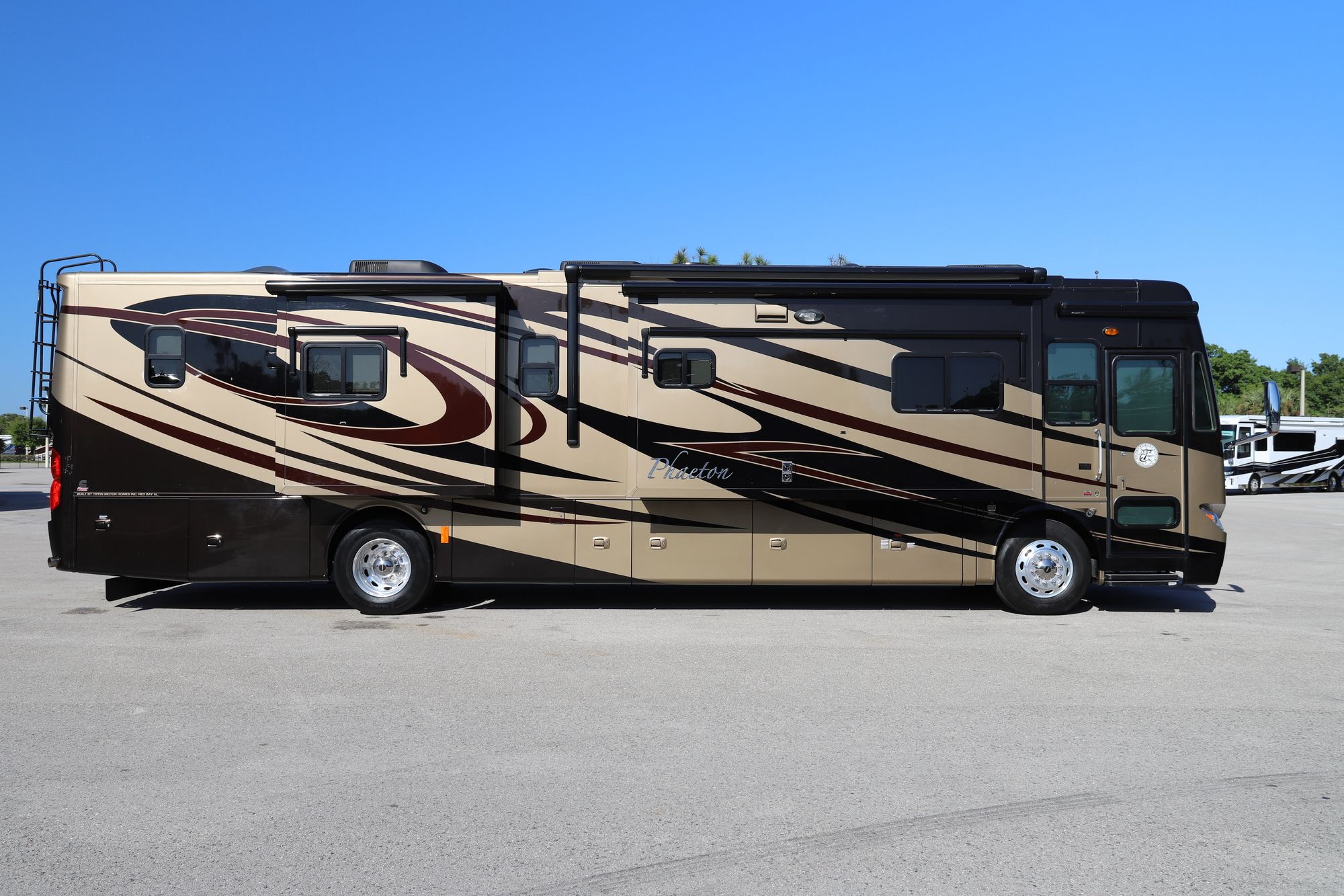 Used 2012 Tiffin Motor Homes Phaeton 40QBH Class A  For Sale