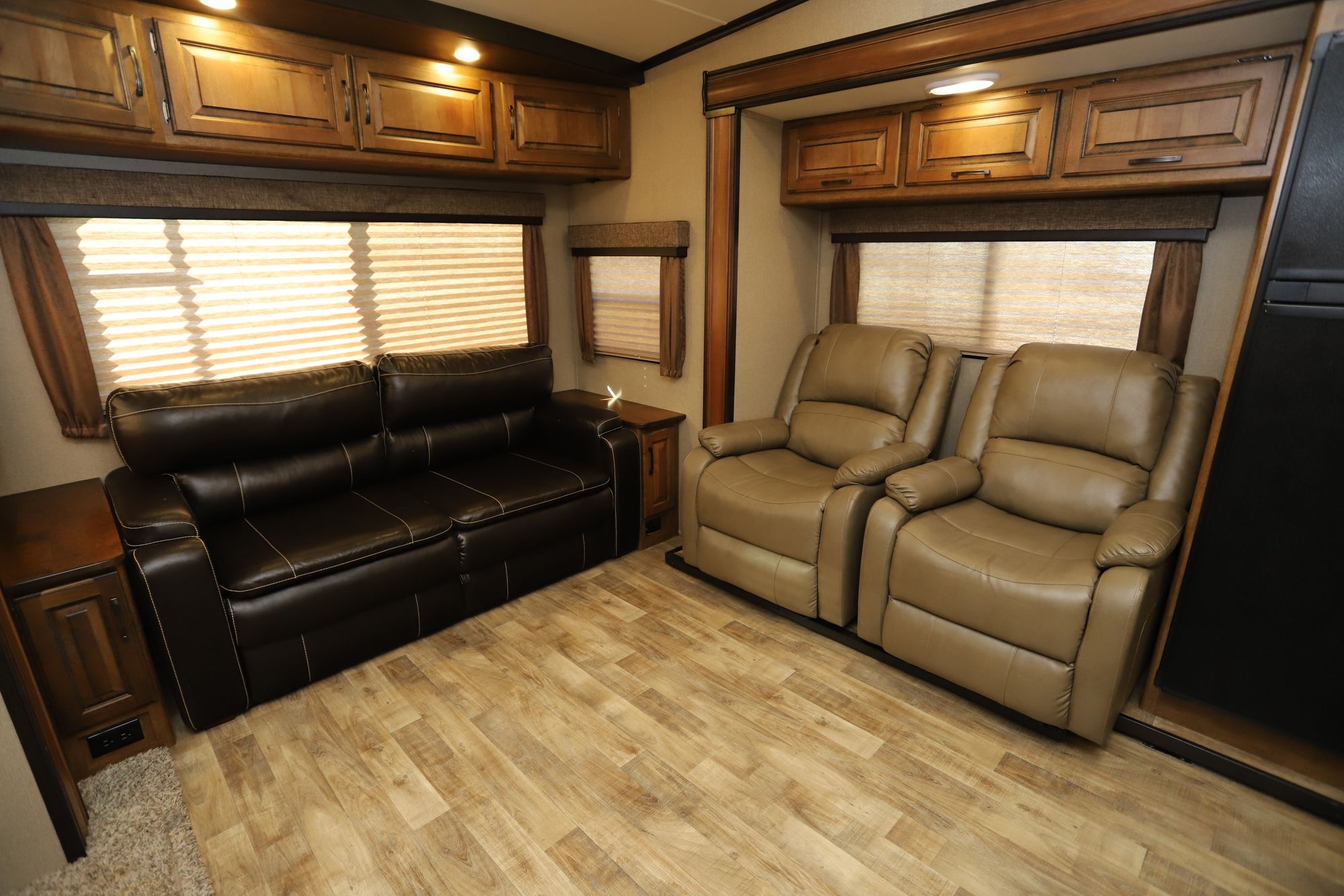 Used 2016 Grand Design Reflection 318RST Fifth Wheel  For Sale