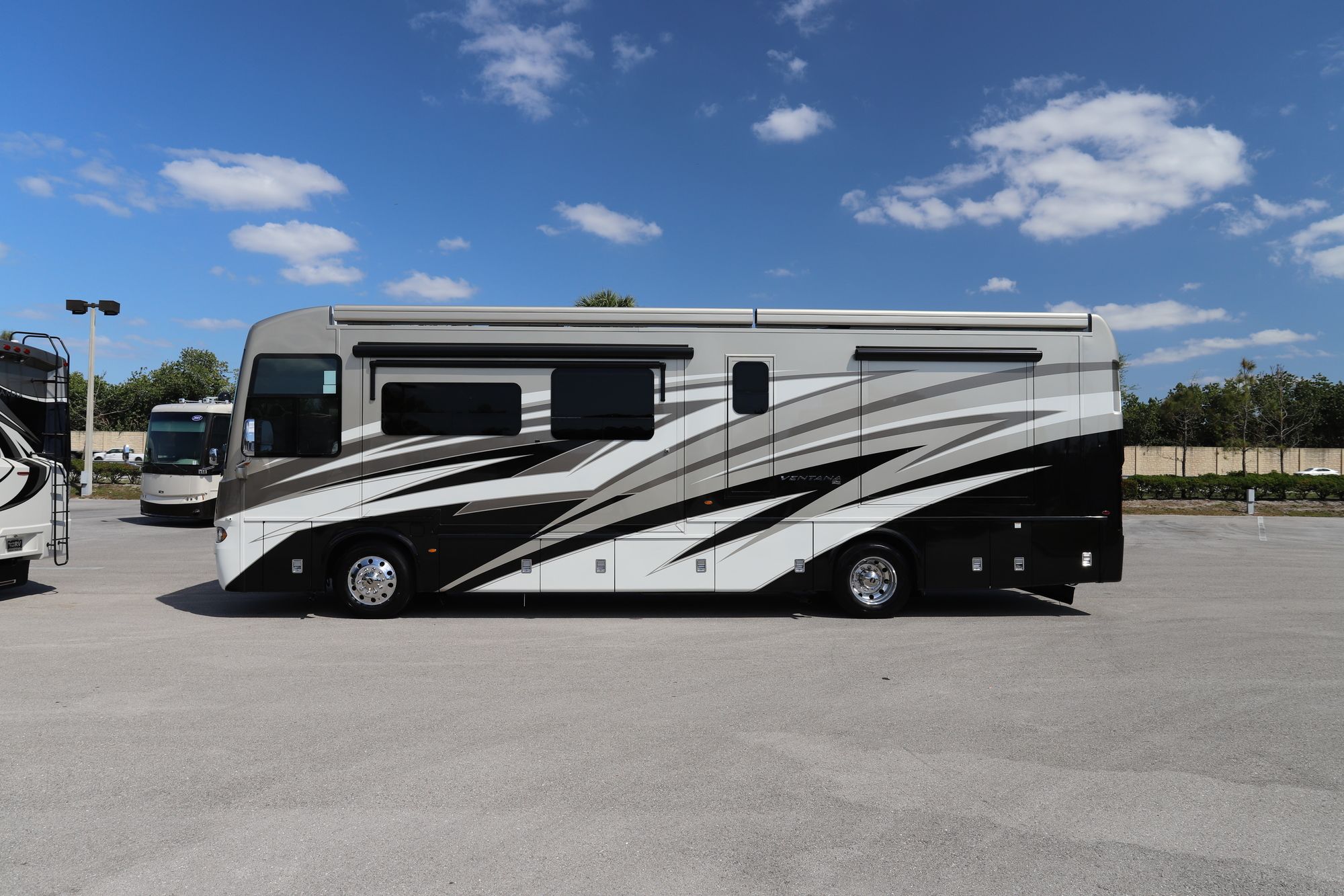 New 2021 Newmar Ventana 3717 Class A  For Sale