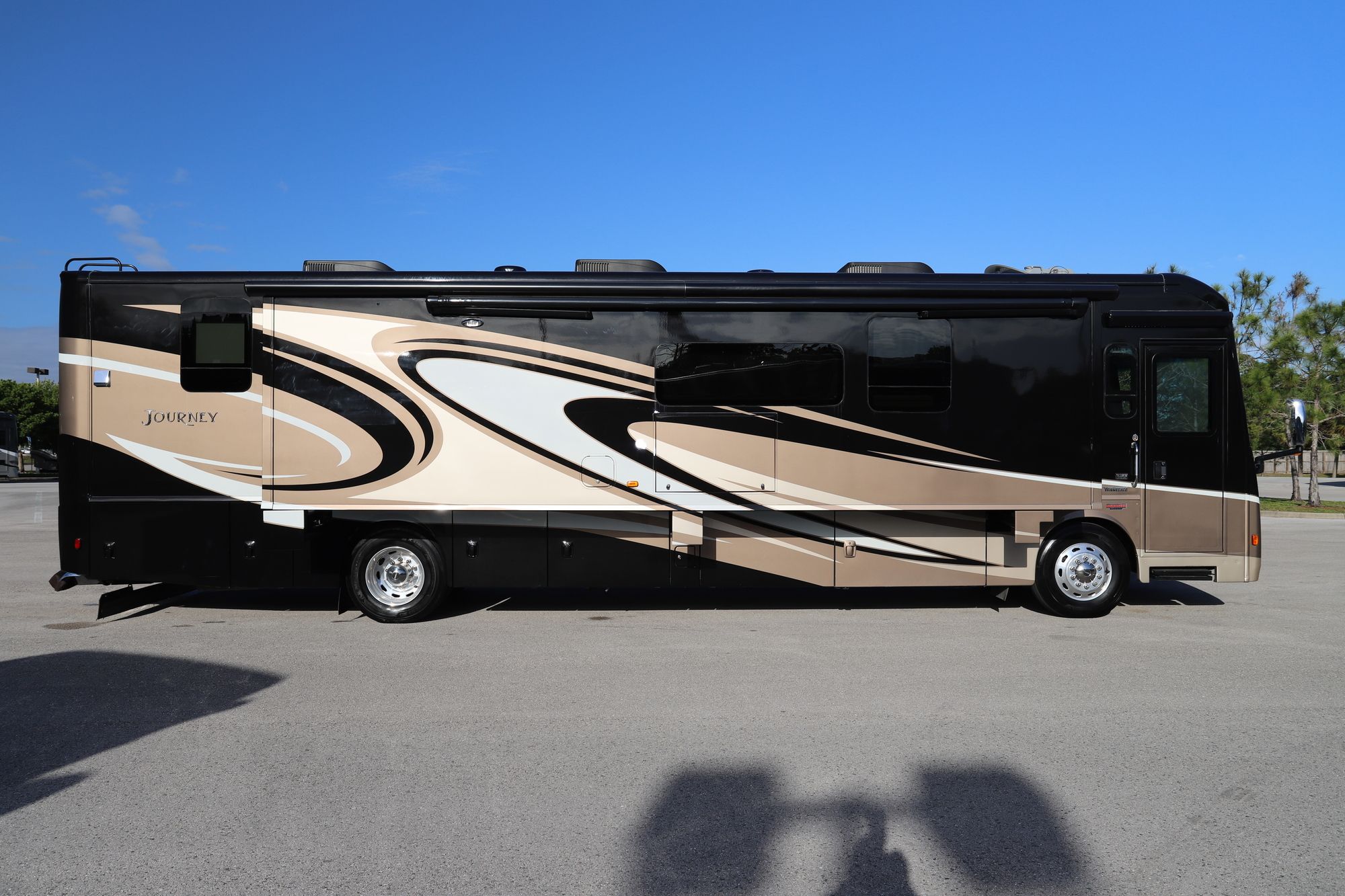 Used 2017 Winnebago Journey 40J Class A  For Sale