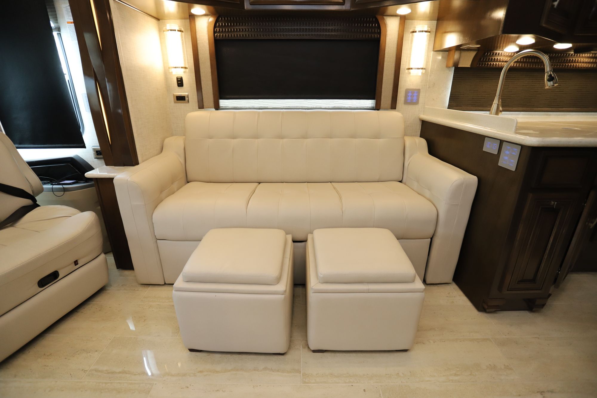 Used 2019 Newmar New Aire 3345 Class A  For Sale