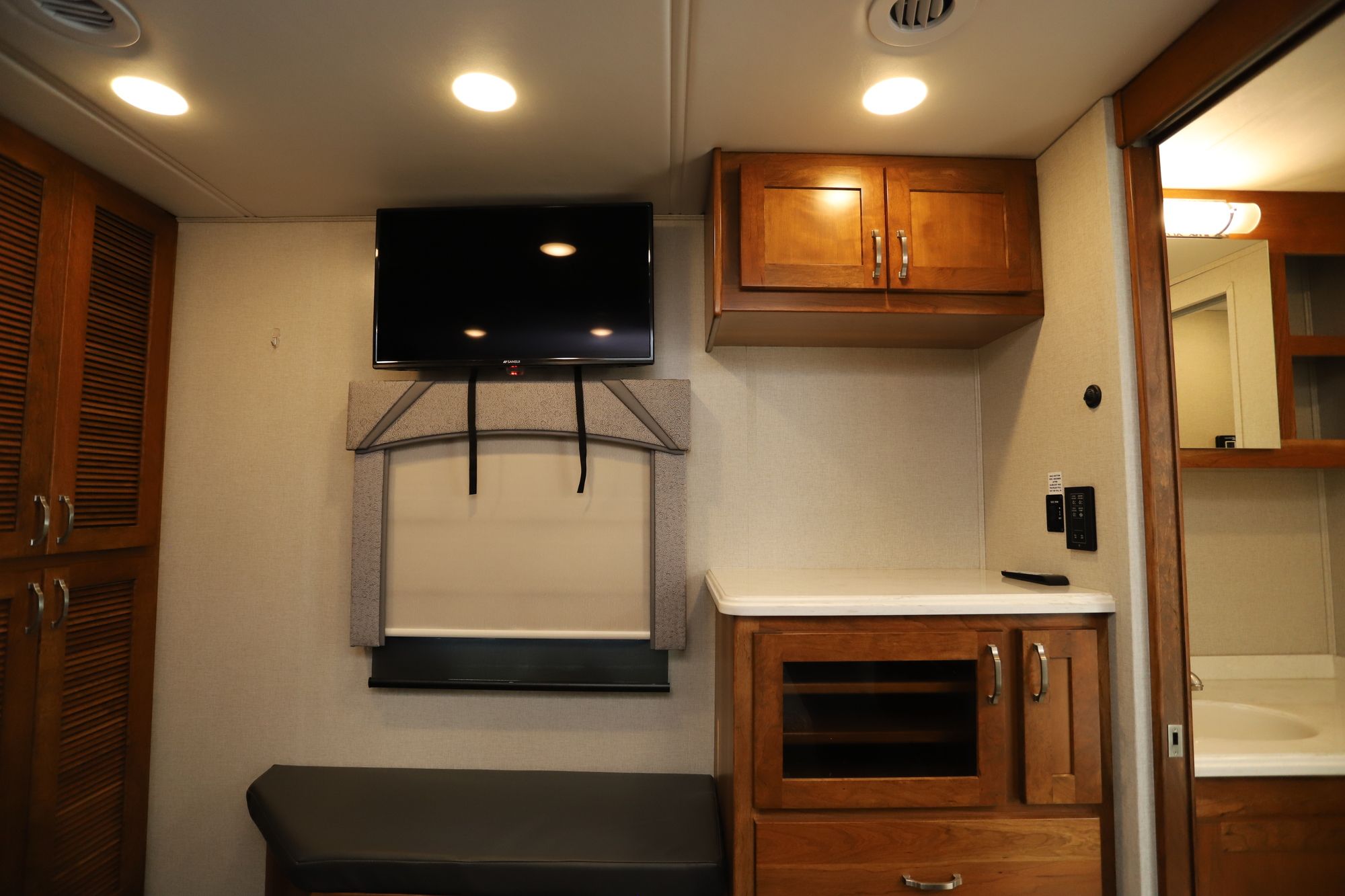 Used 2019 Renegade Rv Valencia 38RW Super C  For Sale