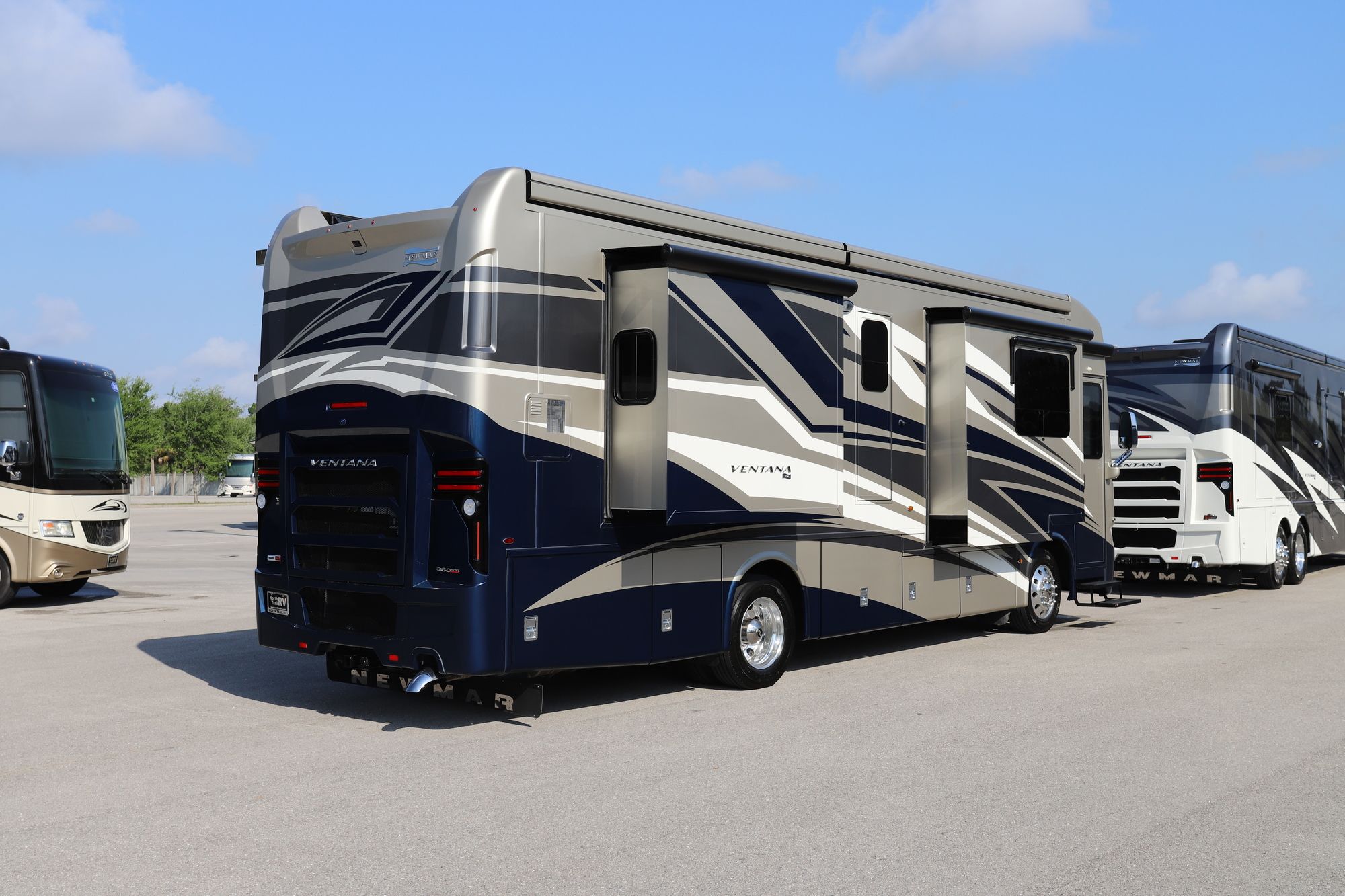 Used 2020 Newmar Ventana 3426 Class A  For Sale