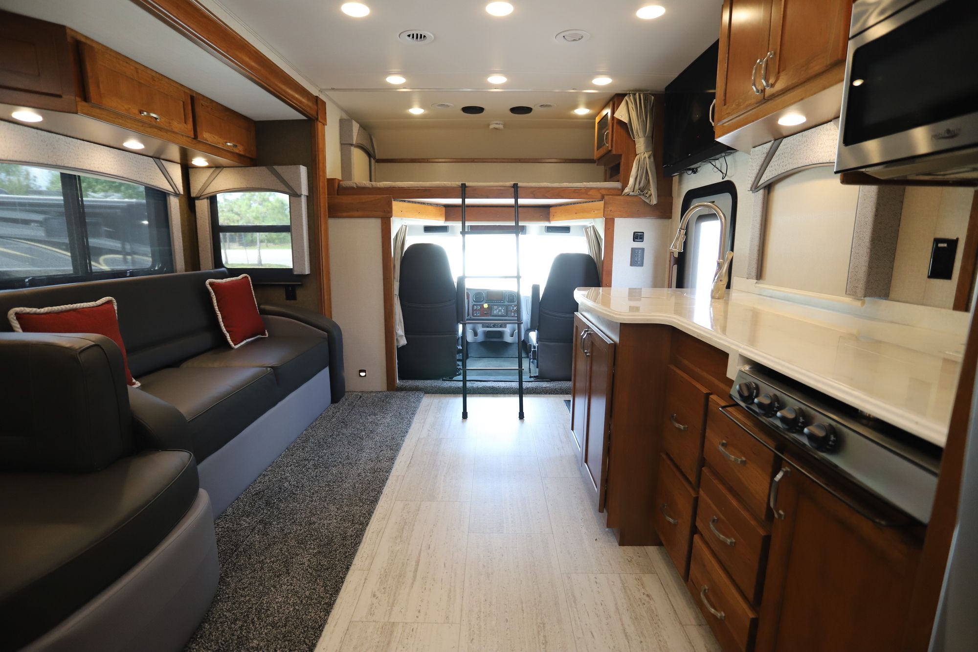 Used 2019 Renegade Rv Valencia 38RW Super C  For Sale