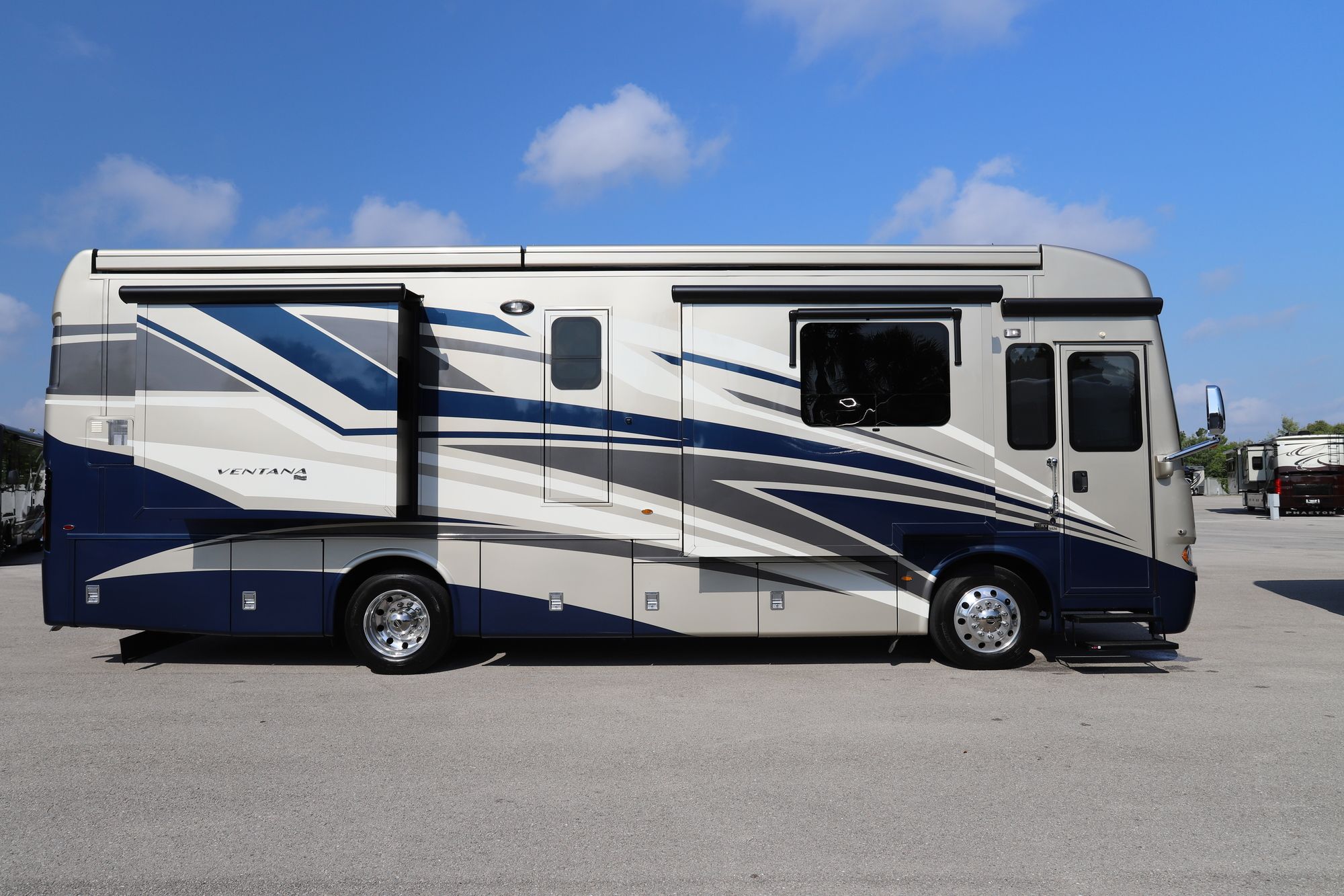 Used 2020 Newmar Ventana 3426 Class A  For Sale