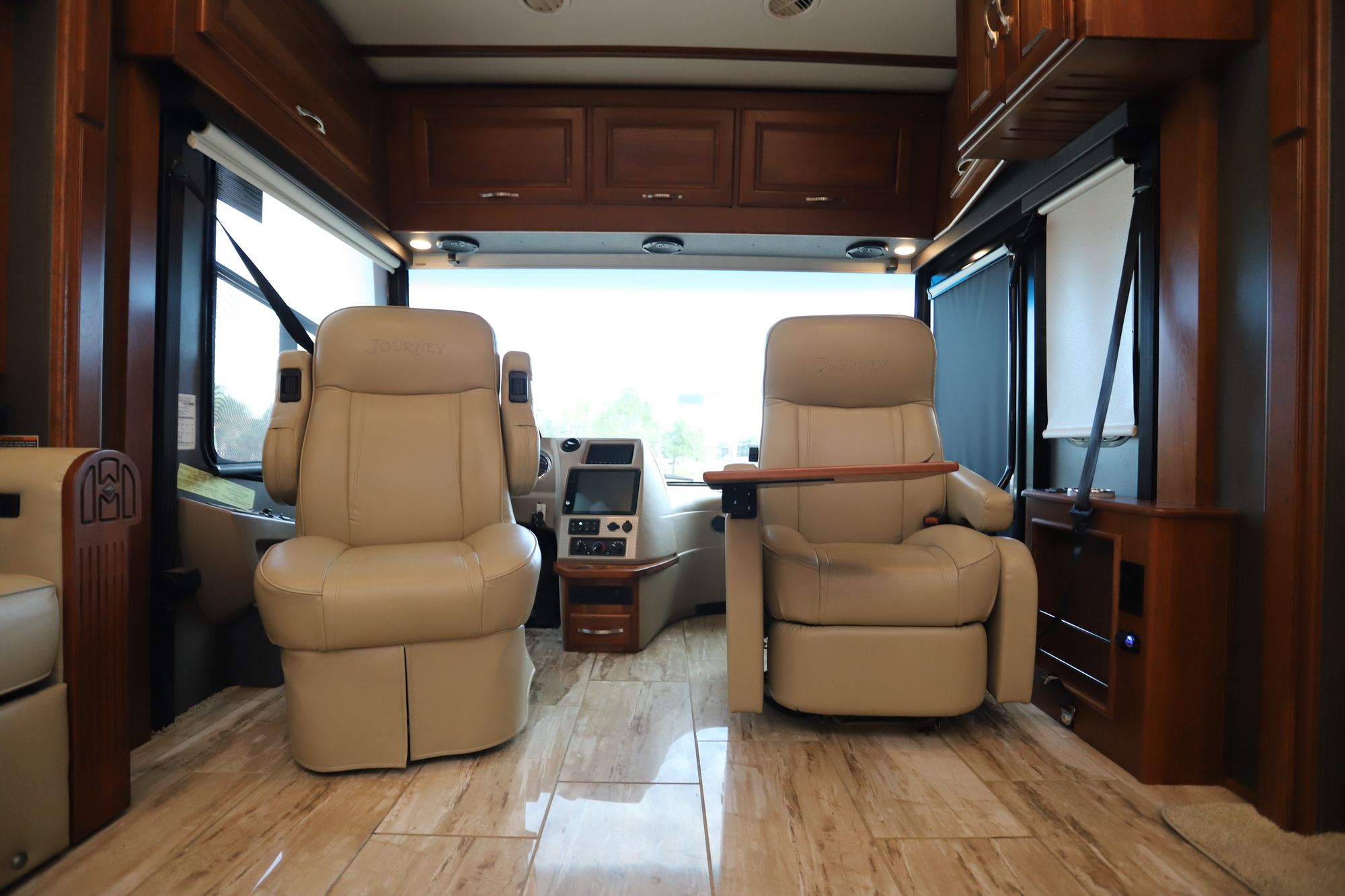 Used 2017 Winnebago Journey 40J Class A  For Sale