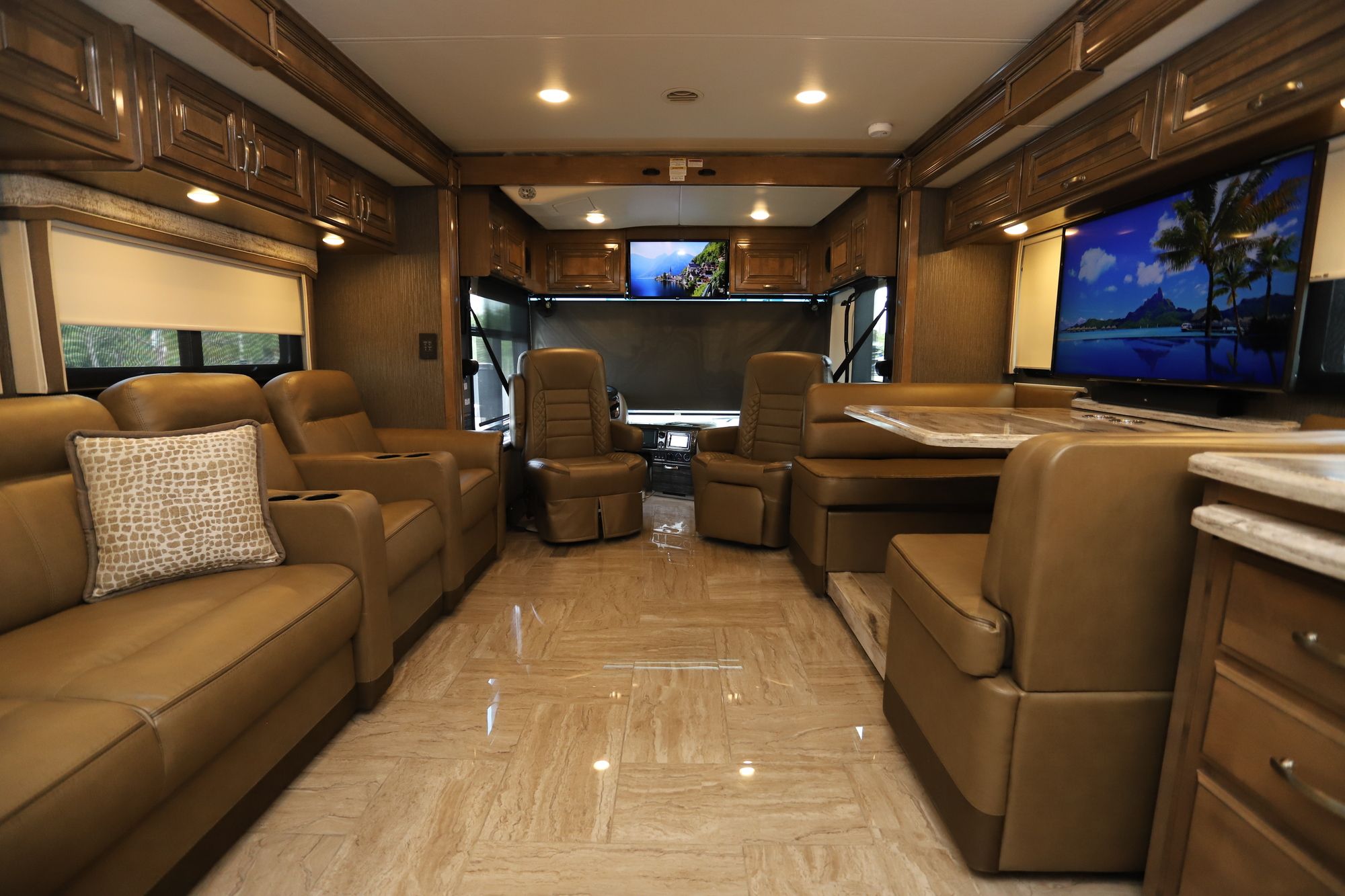 Used 2020 Thor Aria 3902 Class A  For Sale