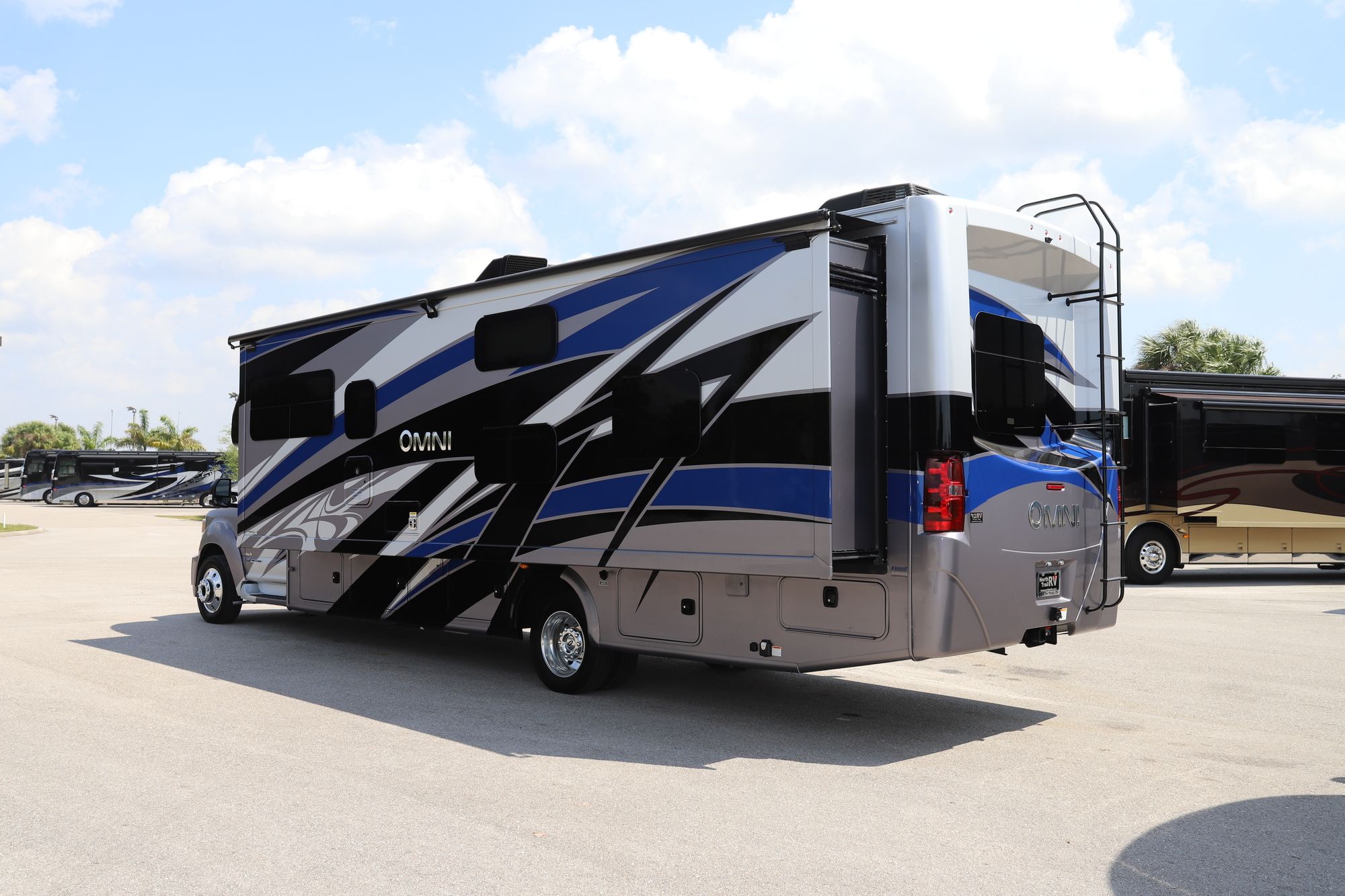Used 2021 Thor Omni 34RB Super C  For Sale