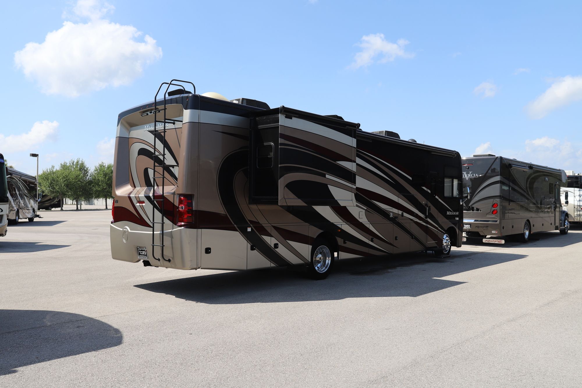 Used 2019 Thor Miramar 35.3 Class A  For Sale