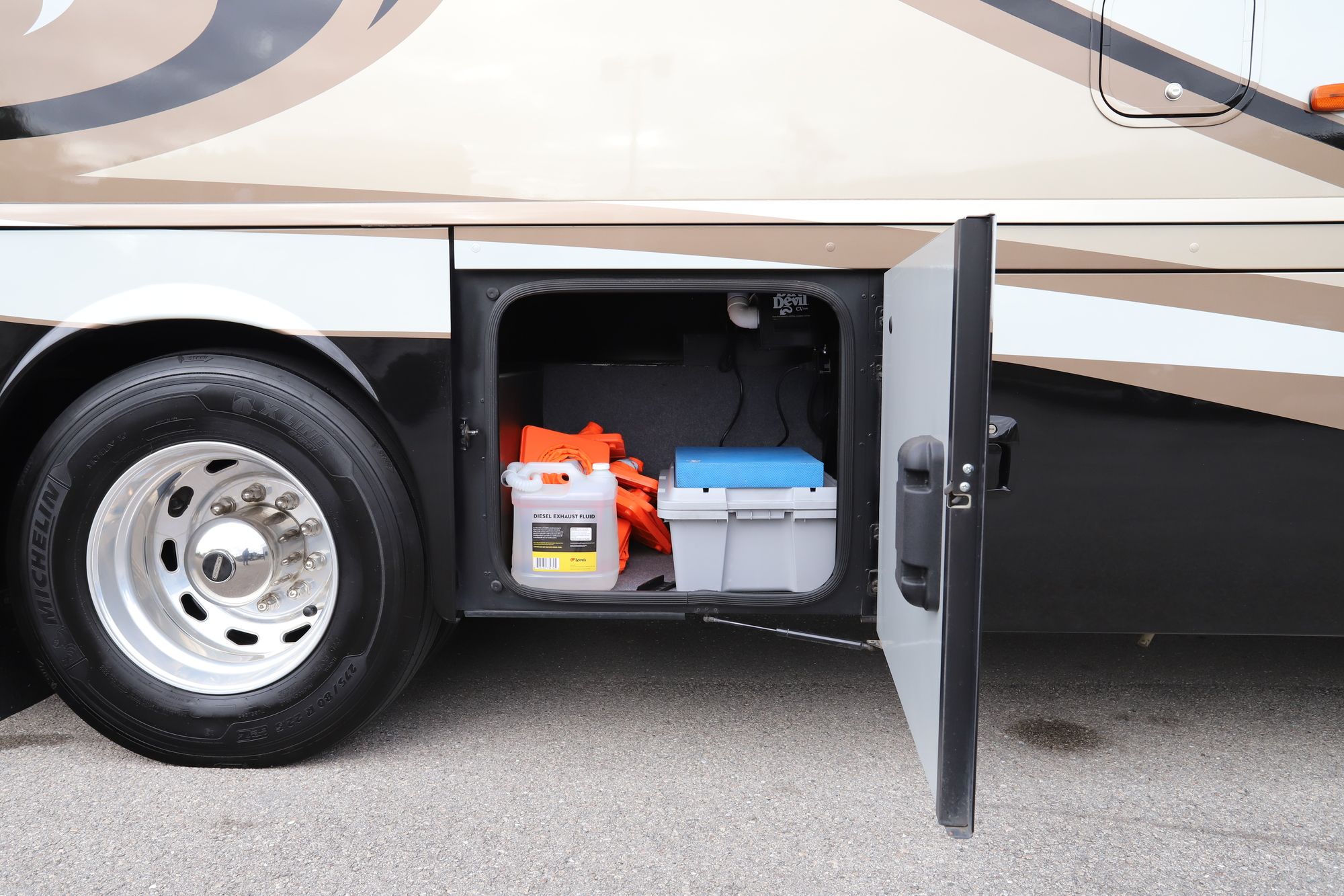 Used 2017 Winnebago Journey 40J Class A  For Sale