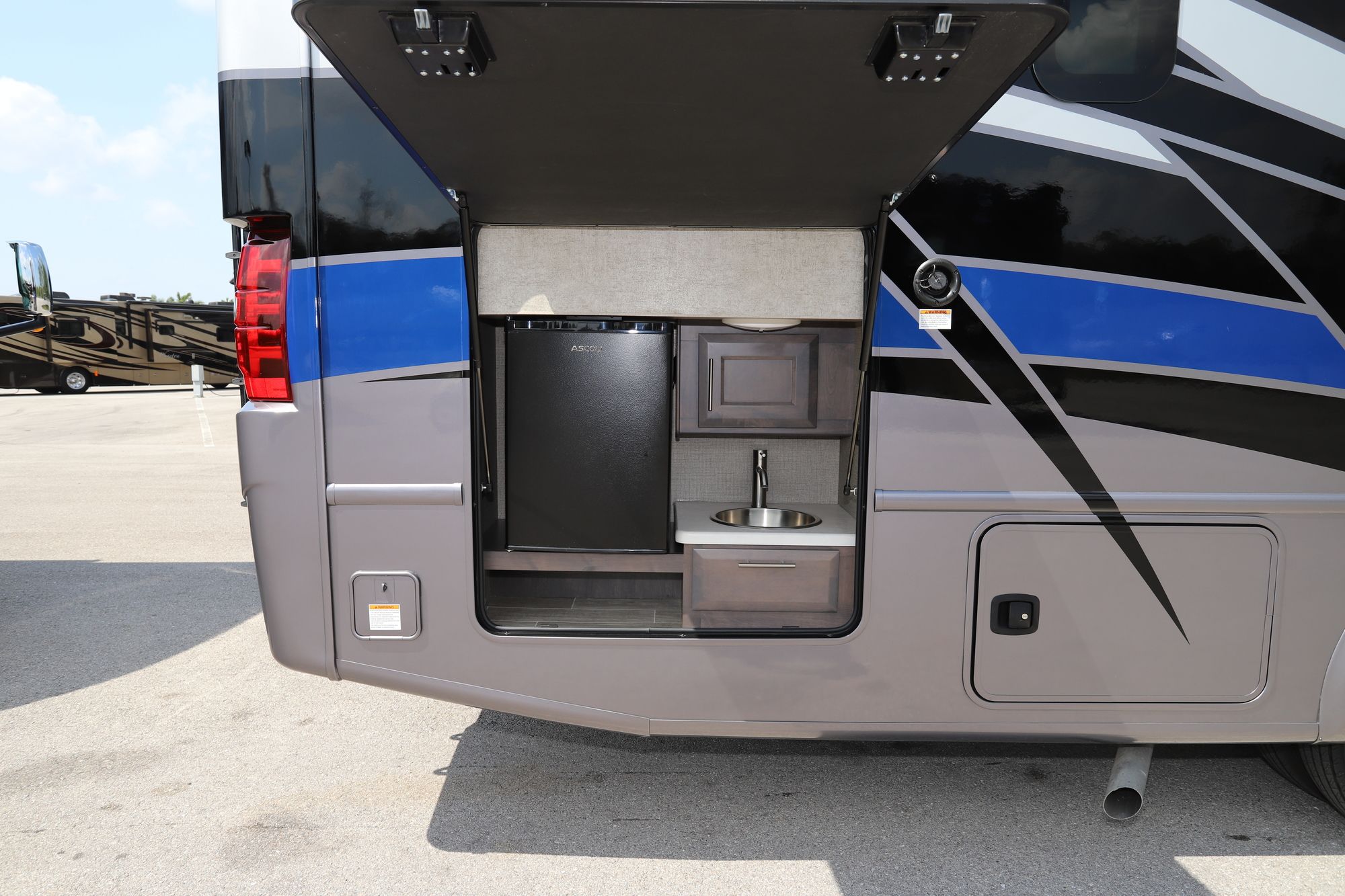 Used 2021 Thor Omni 34RB Super C  For Sale
