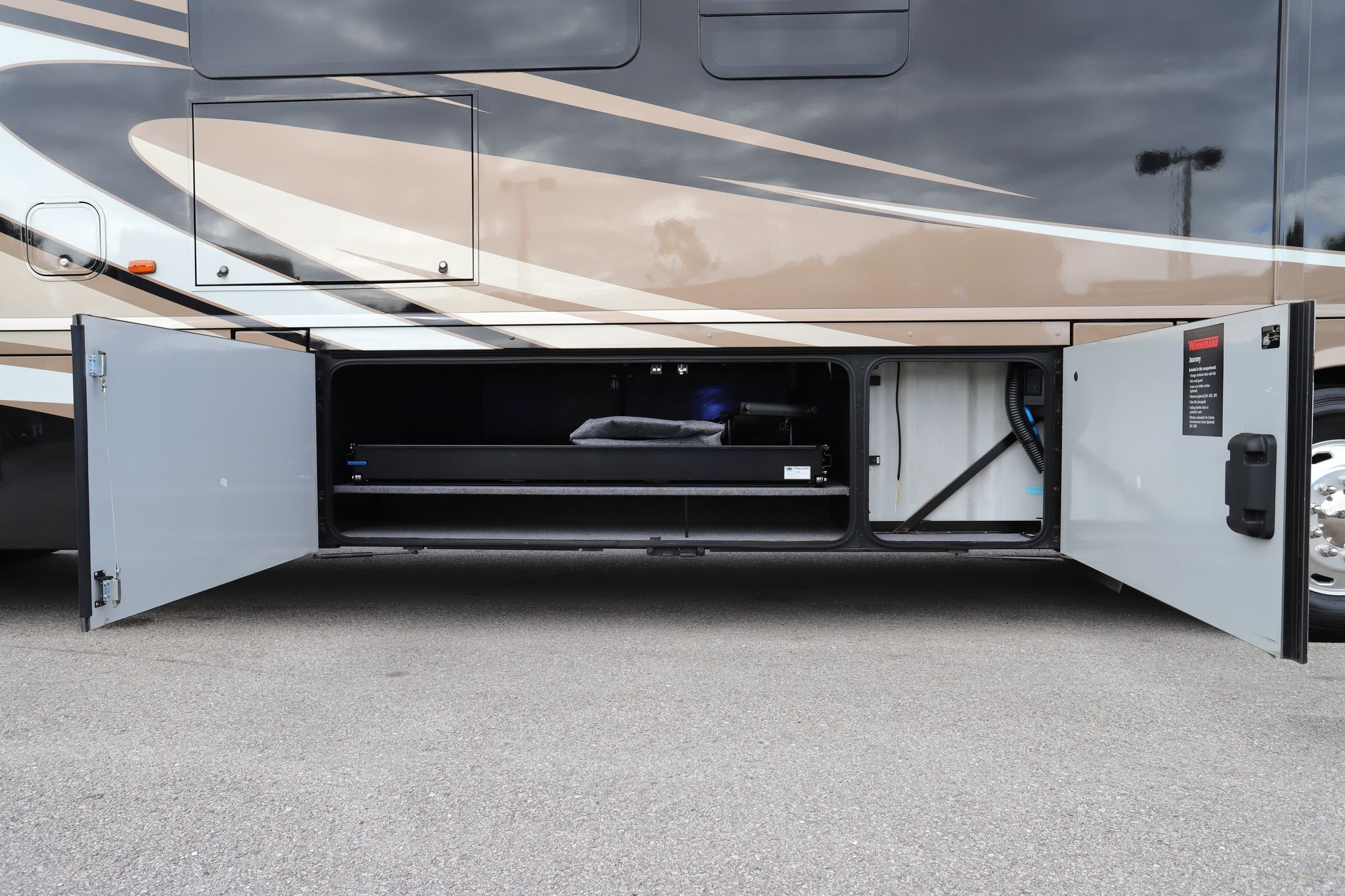 Used 2017 Winnebago Journey 40J Class A  For Sale