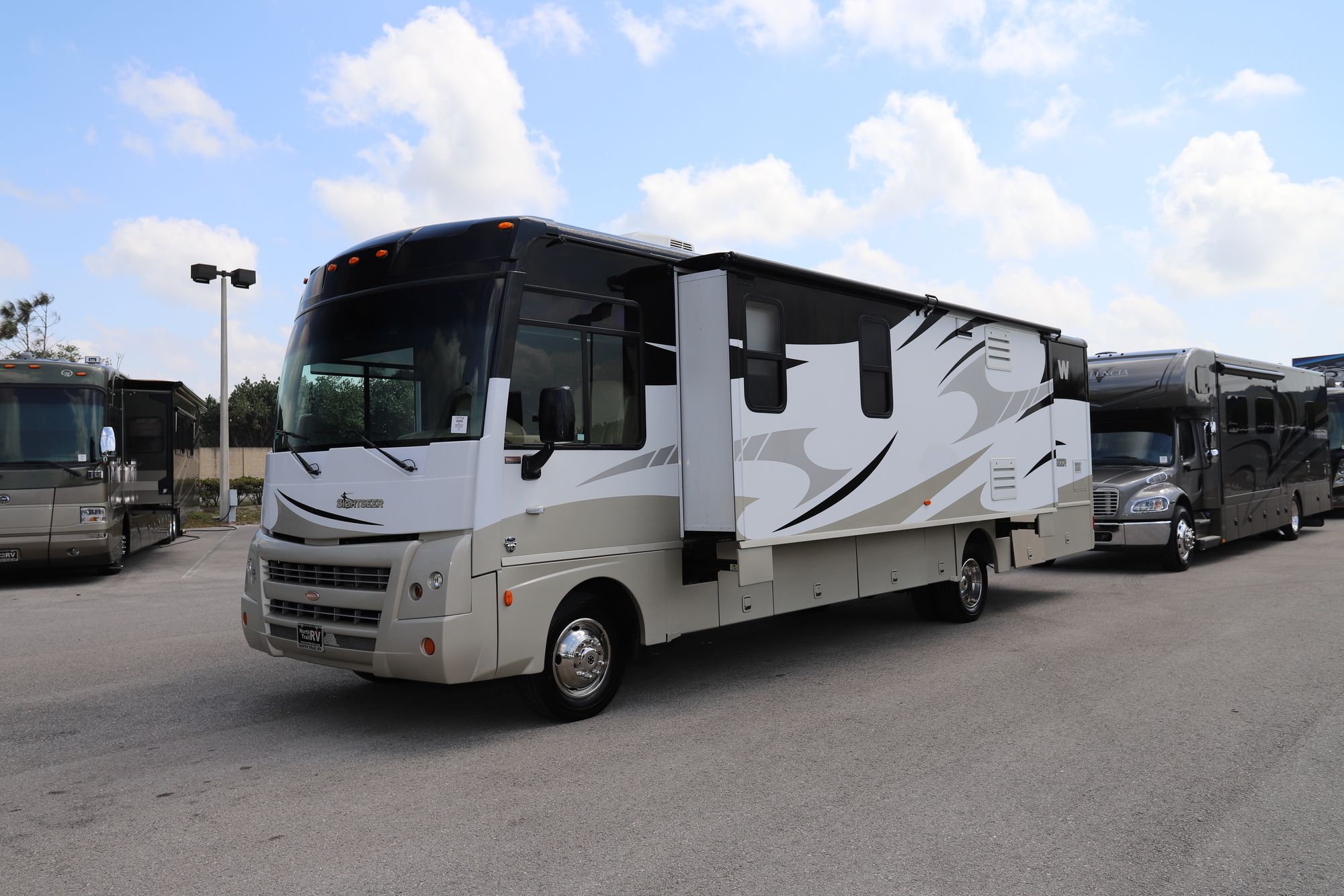 Used 2011 Winnebago Sightseer 33C Class A  For Sale