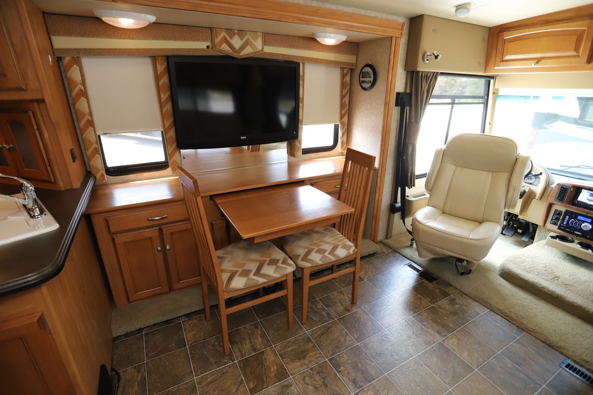 Used 2011 Winnebago Sightseer 33C Class A  For Sale