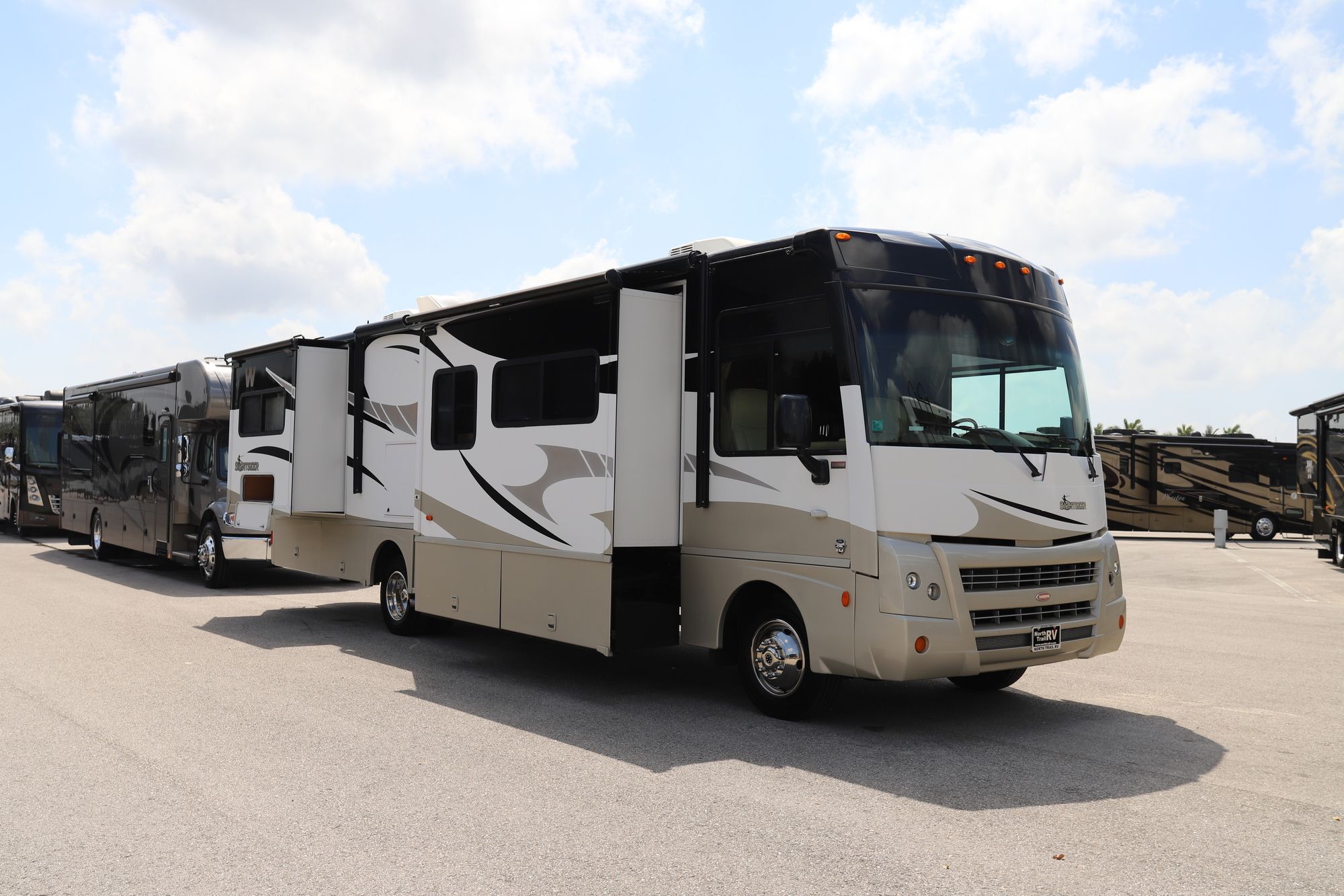 Used 2011 Winnebago Sightseer 33C Class A  For Sale