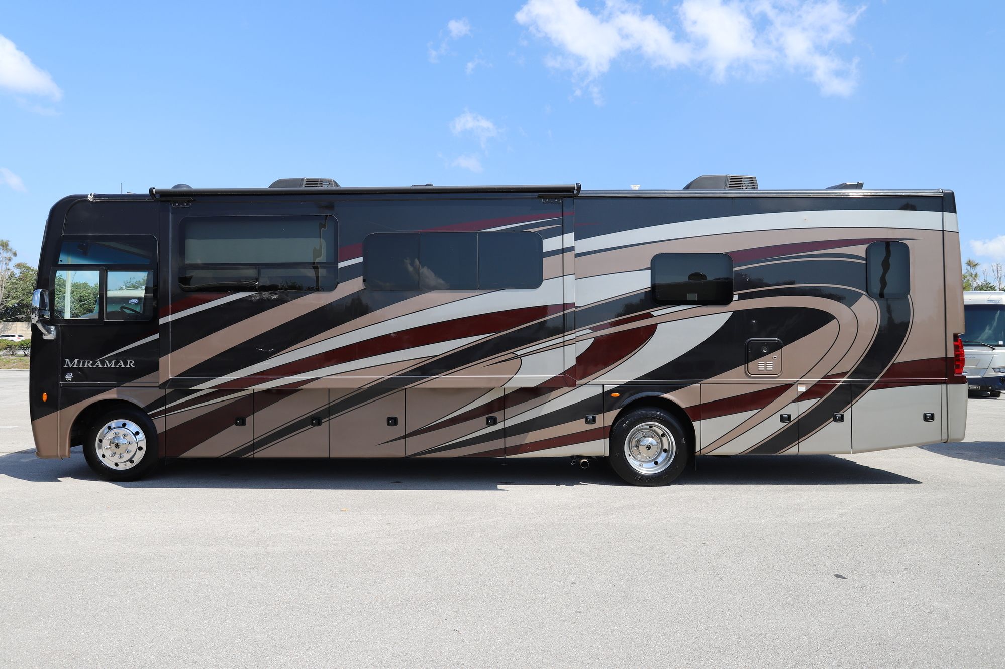 Used 2019 Thor Miramar 35.3 Class A  For Sale