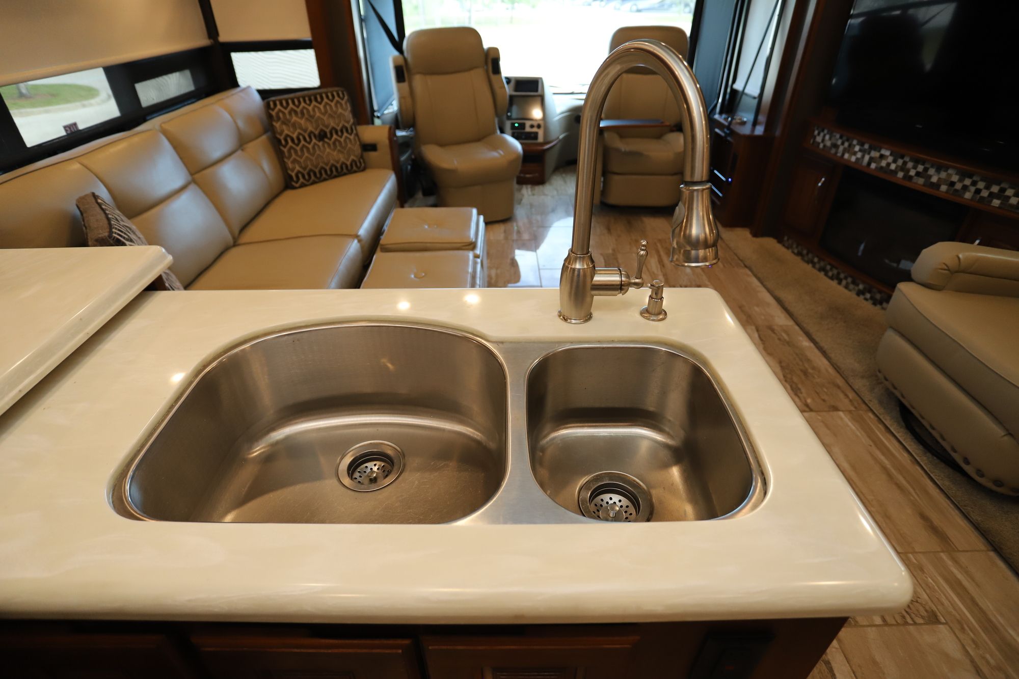 Used 2017 Winnebago Journey 40J Class A  For Sale