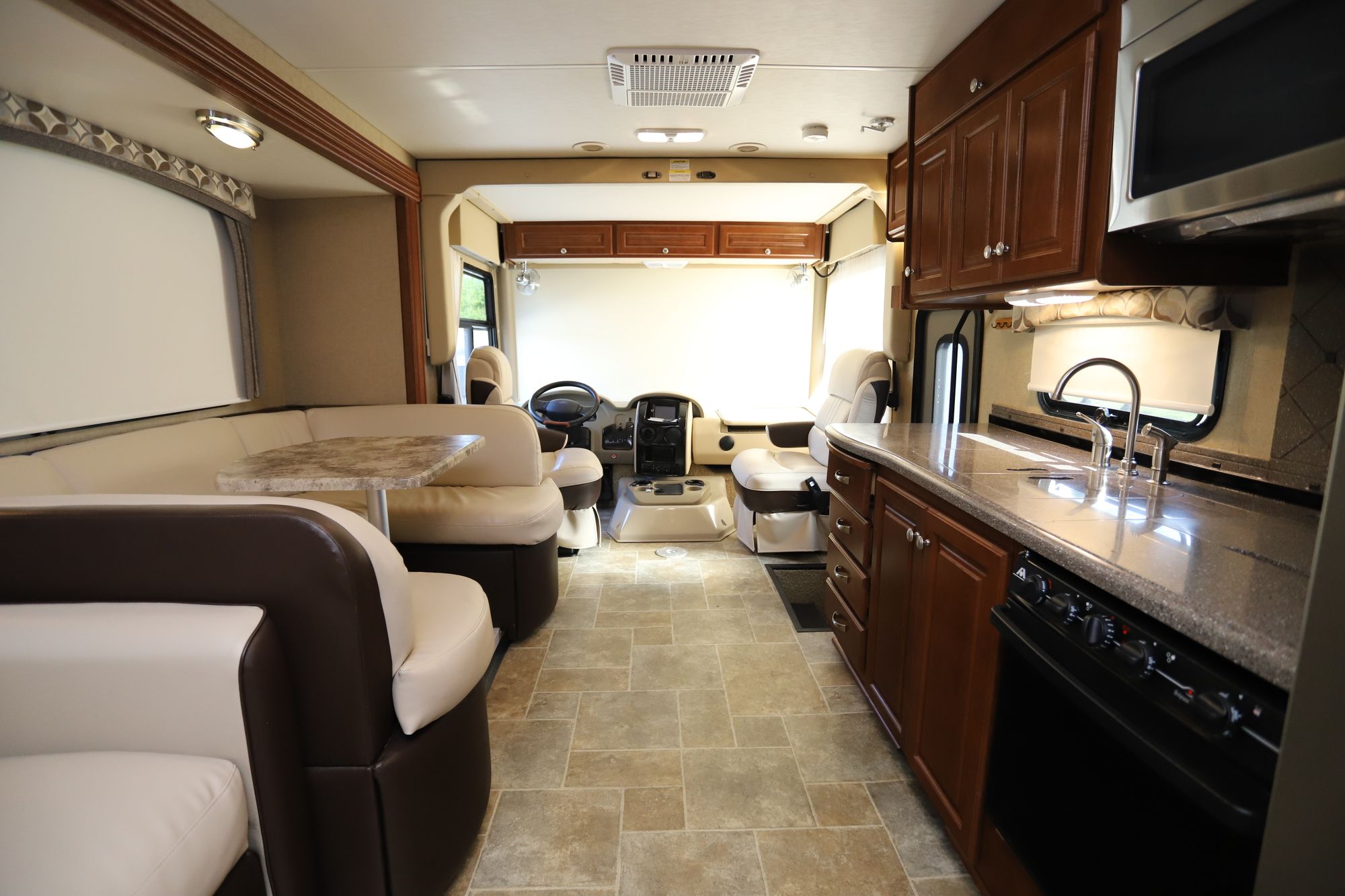 Used 2015 Thor Miramar 34.1 Class A  For Sale