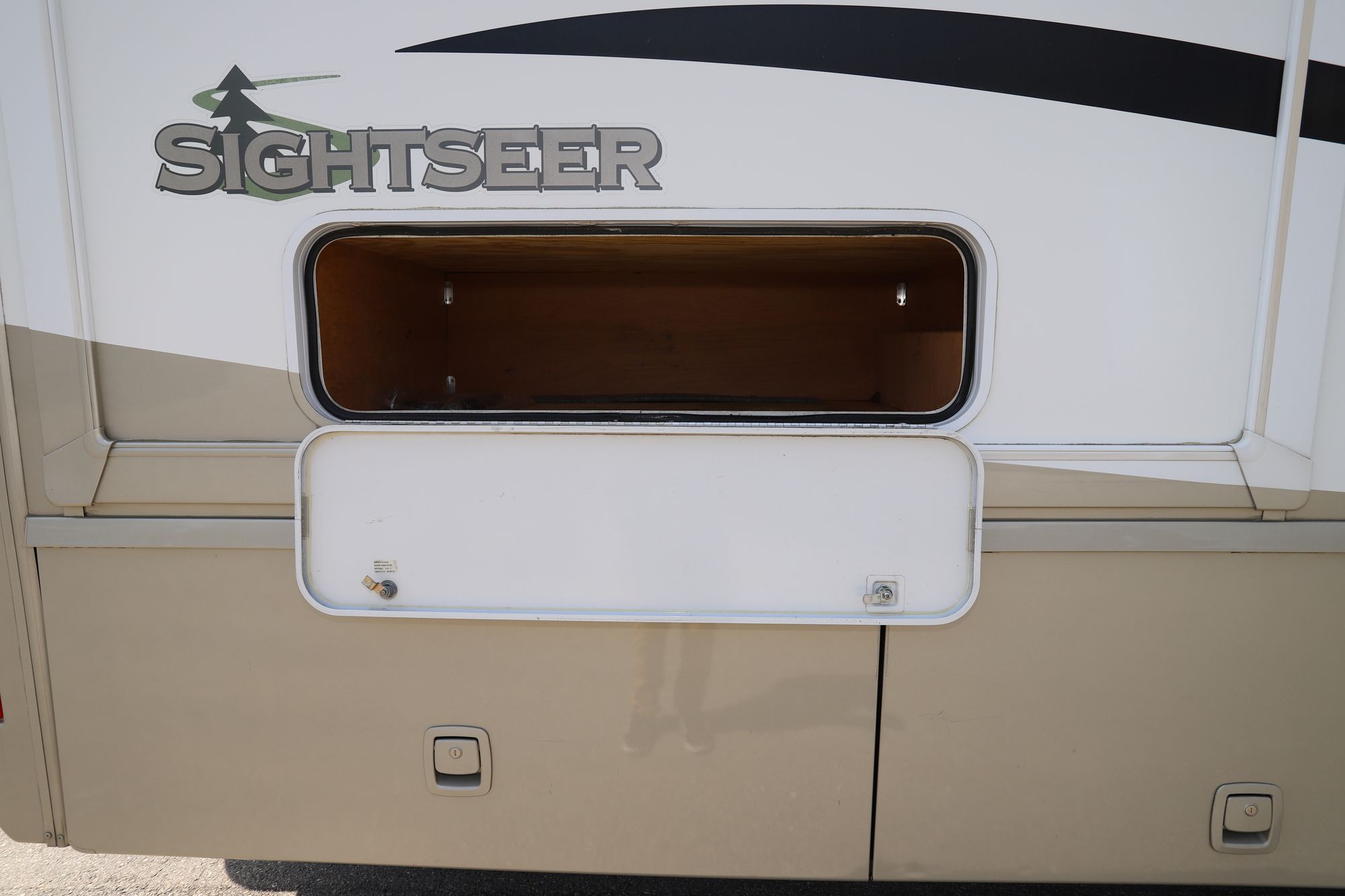 Used 2011 Winnebago Sightseer 33C Class A  For Sale