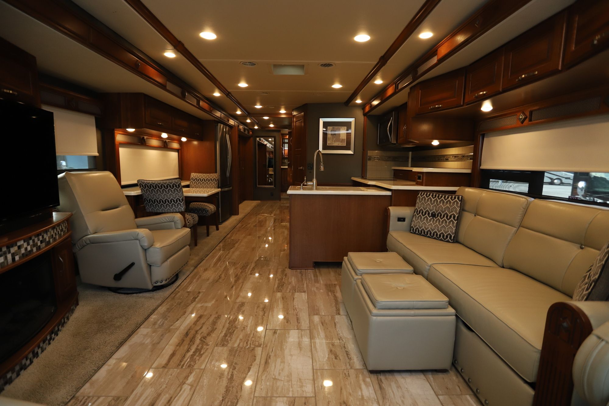 Used 2017 Winnebago Journey 40J Class A  For Sale