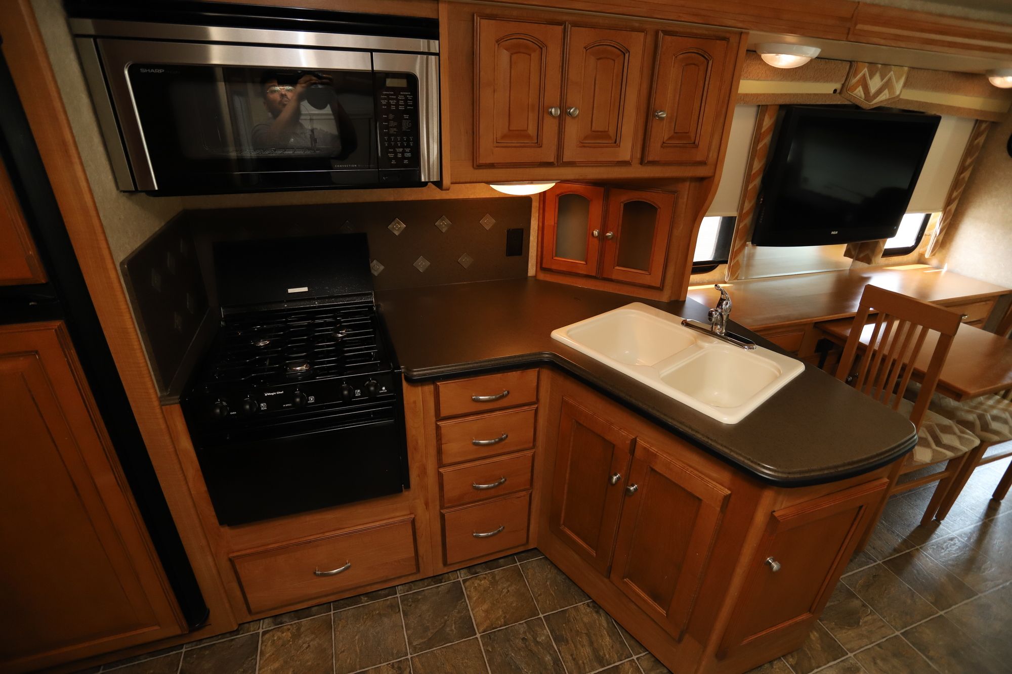 Used 2011 Winnebago Sightseer 33C Class A  For Sale