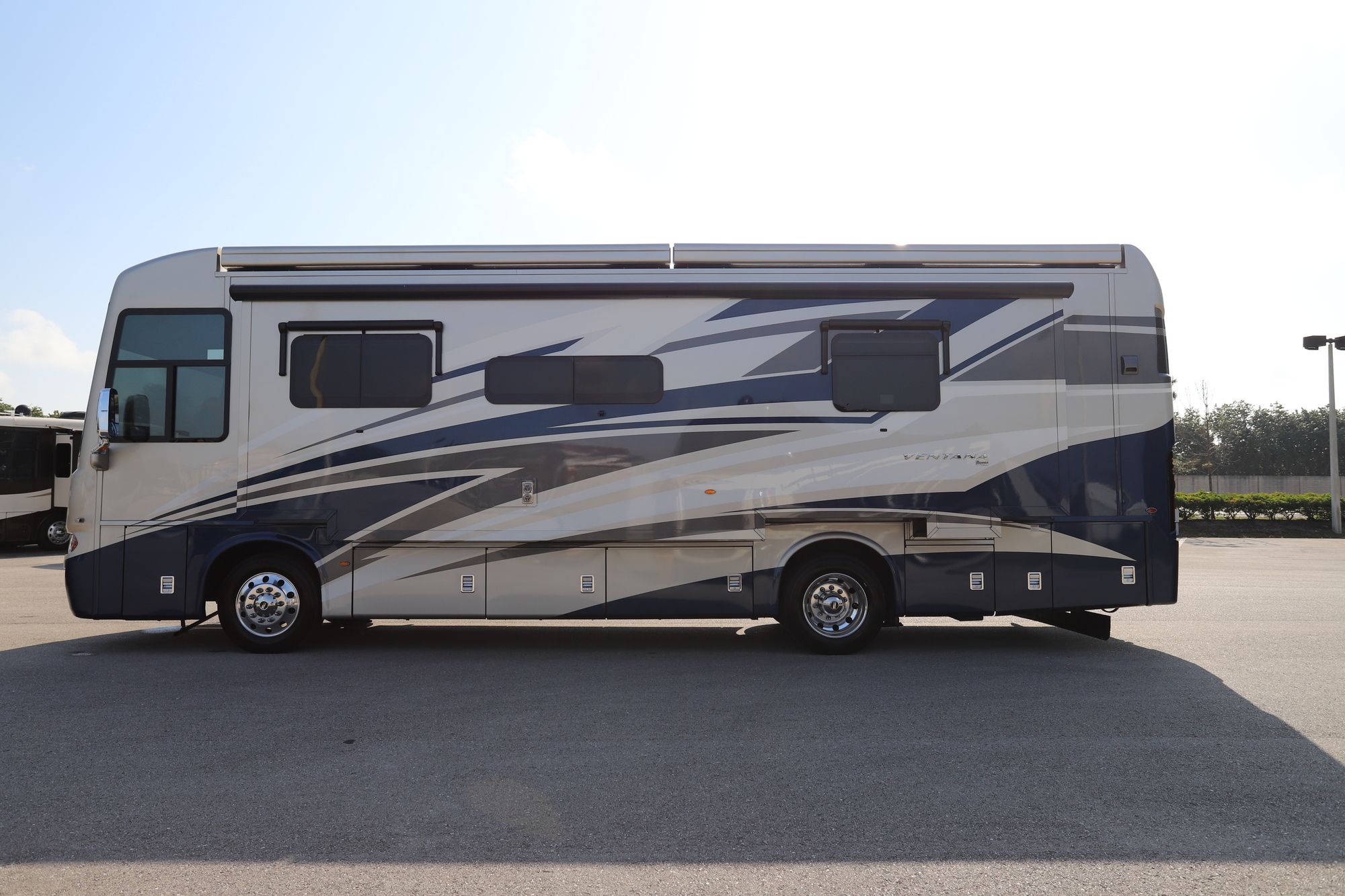 Used 2020 Newmar Ventana 3426 Class A  For Sale