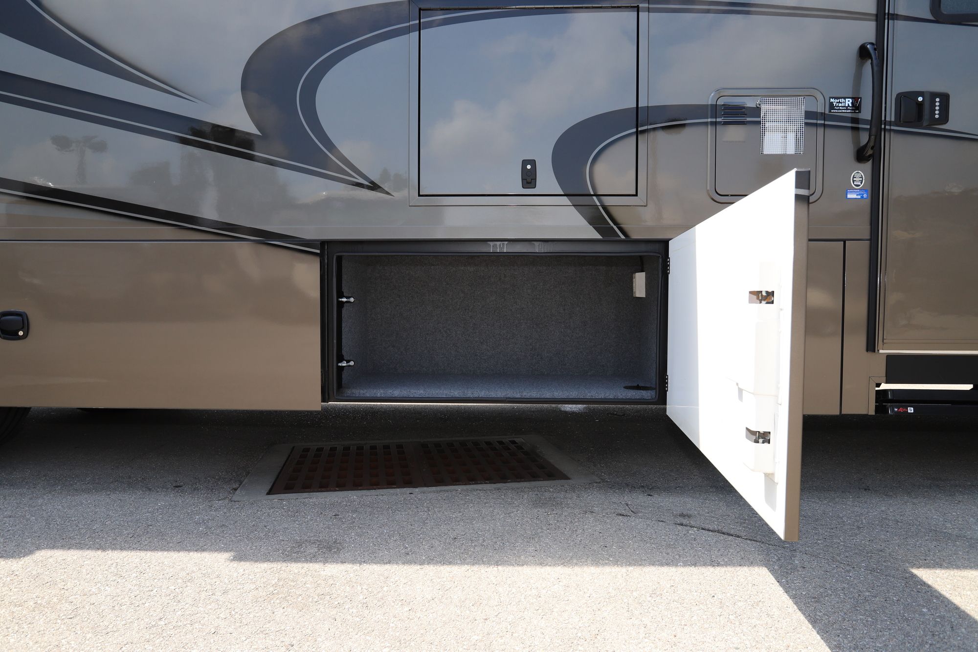 Used 2019 Renegade Rv Valencia 38RW Super C  For Sale